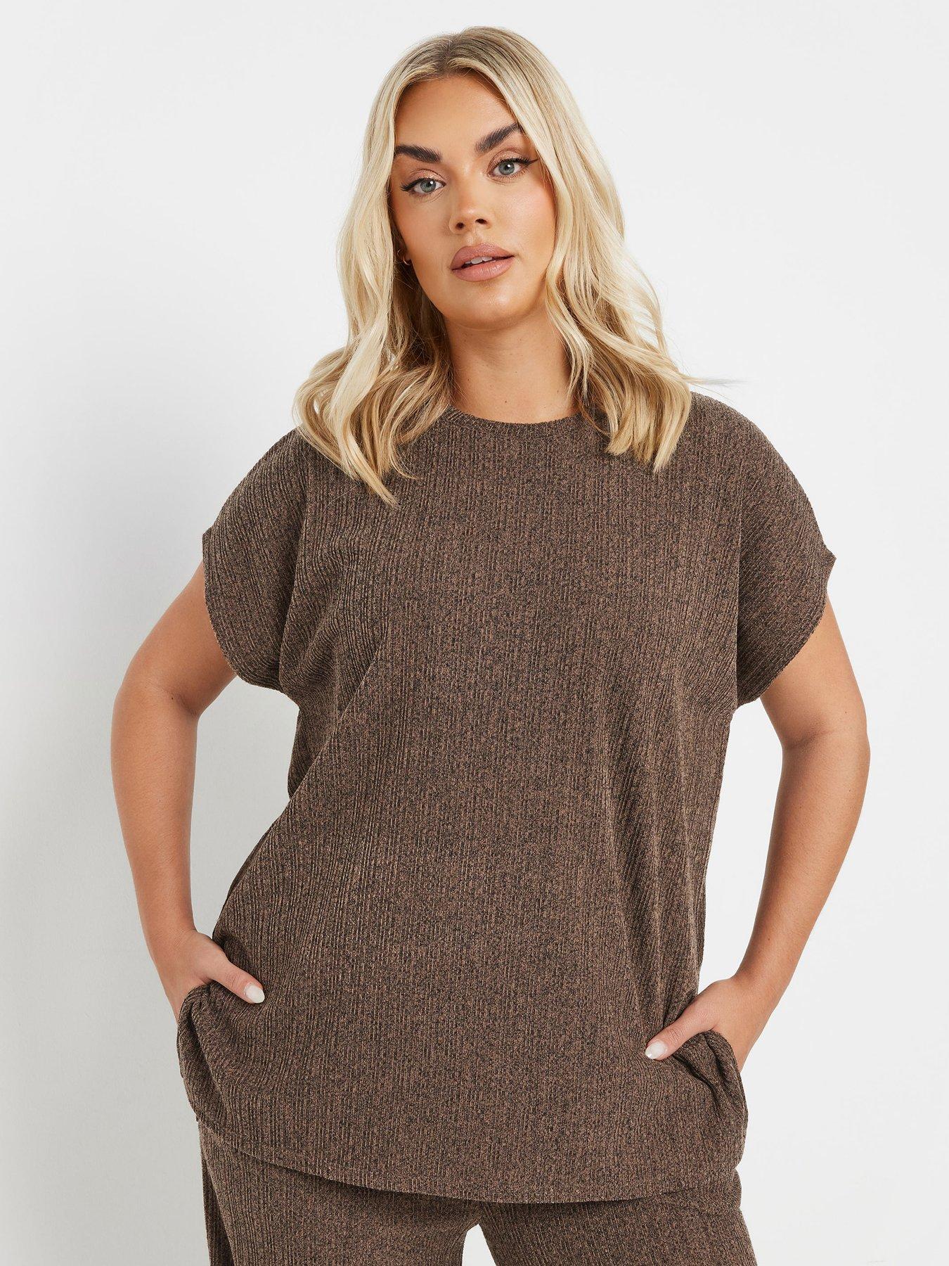 undefined Curve Knitted T-shirt & Trouser Set