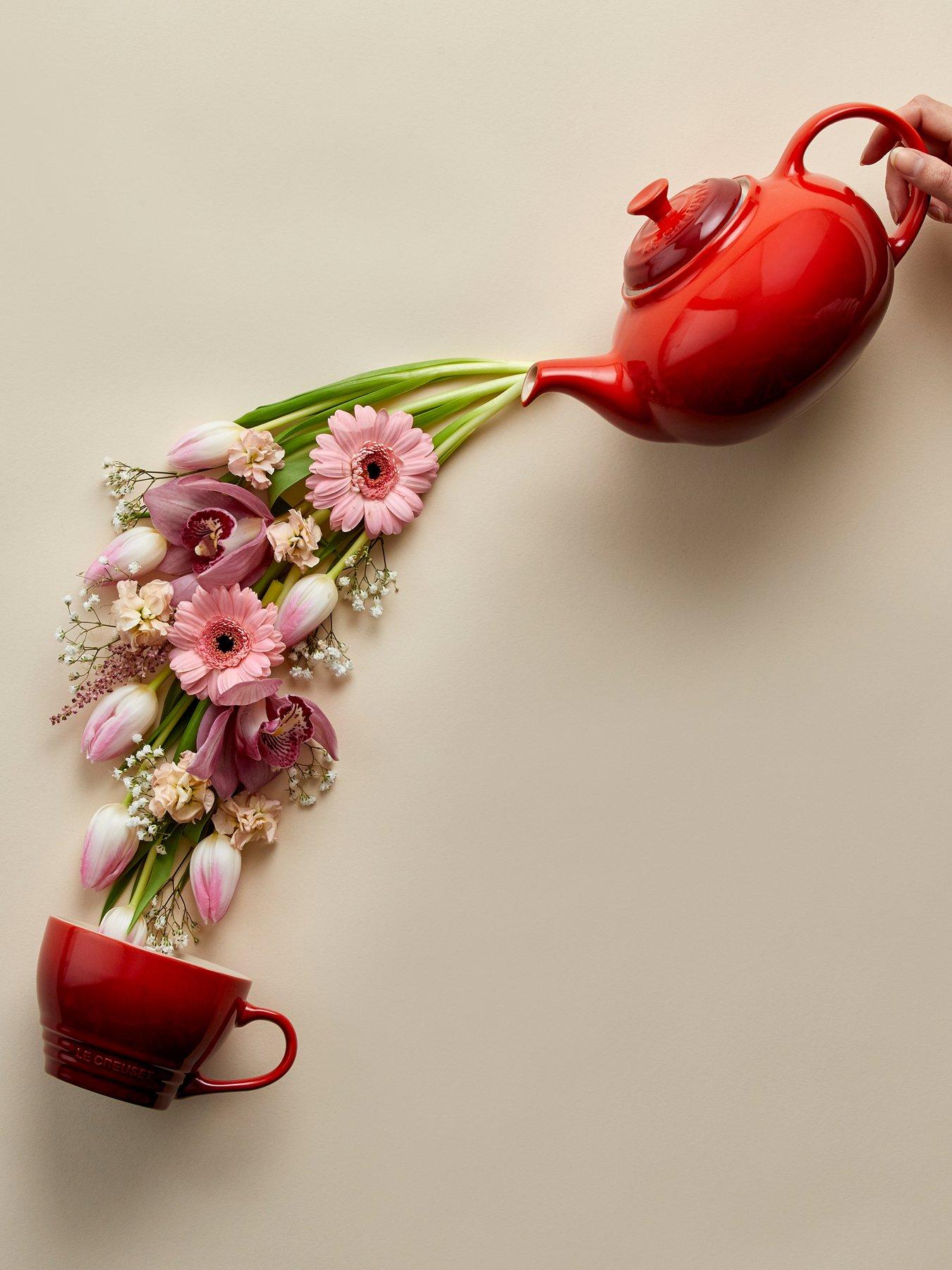 Le Creuset 1.3L Classic Teapot