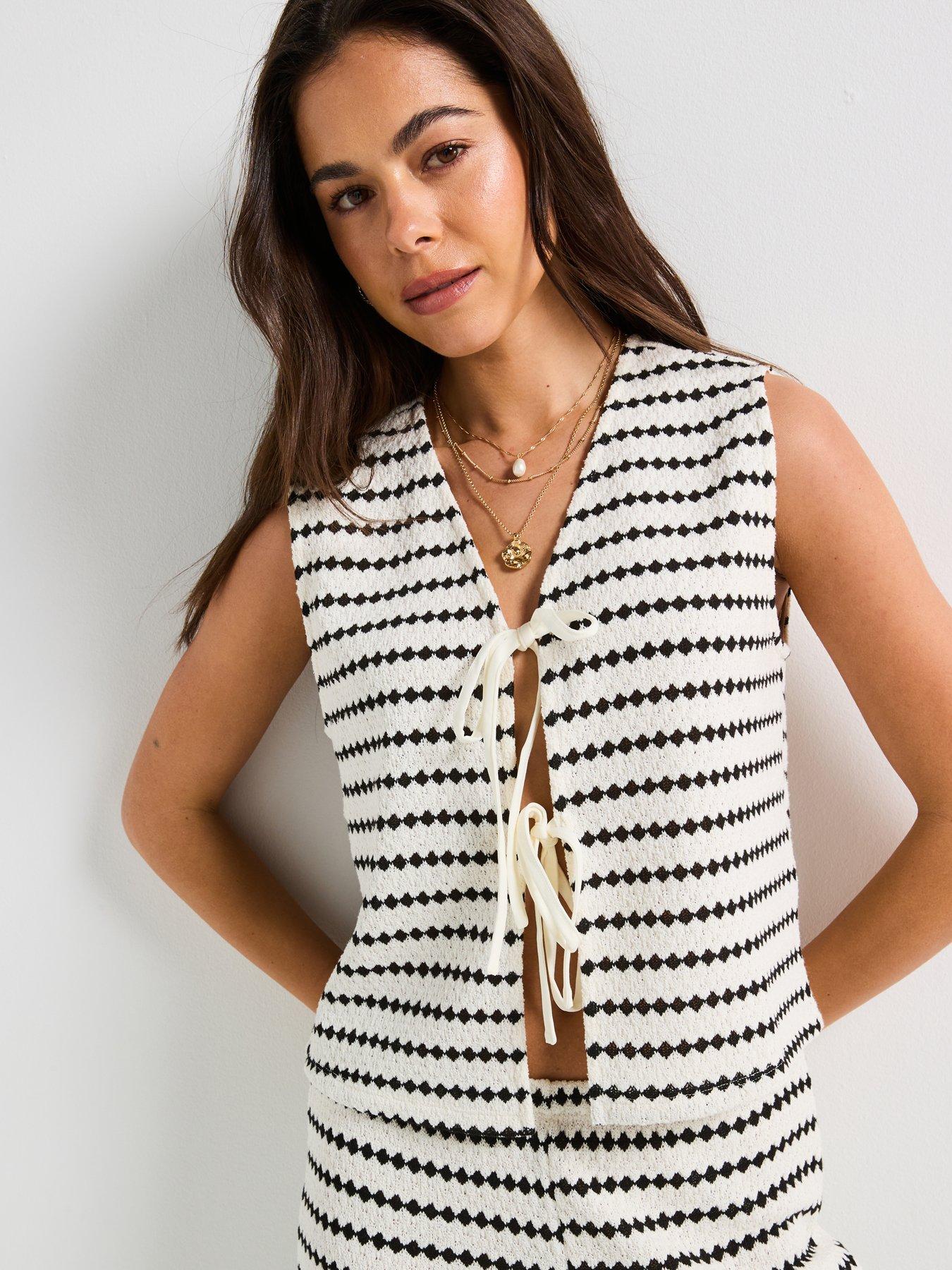 undefined Leva Short Sleeve Short Stripe Vest - Black