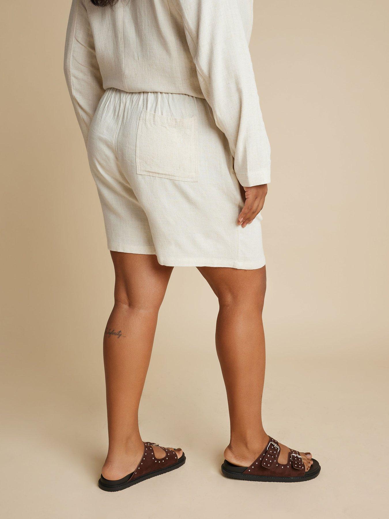 Image 2 of 4 of Yours Curve Linen Short