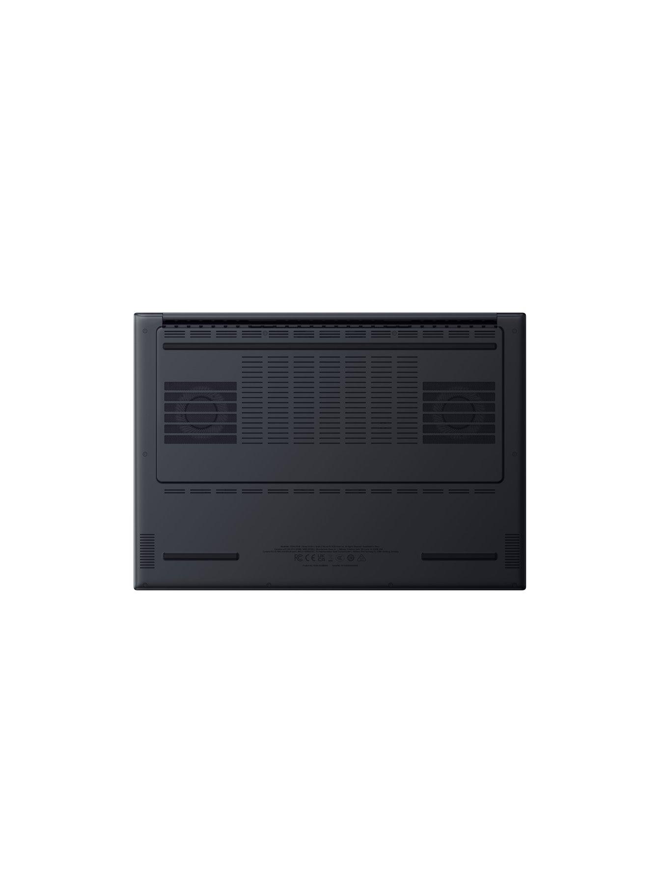 Image 6 of 7 of Razer Blade 16 - GeForce RTX 5090 - AMD Ryzen AI 9 - 64GB RAM - 4TB SSD - 16in - Black