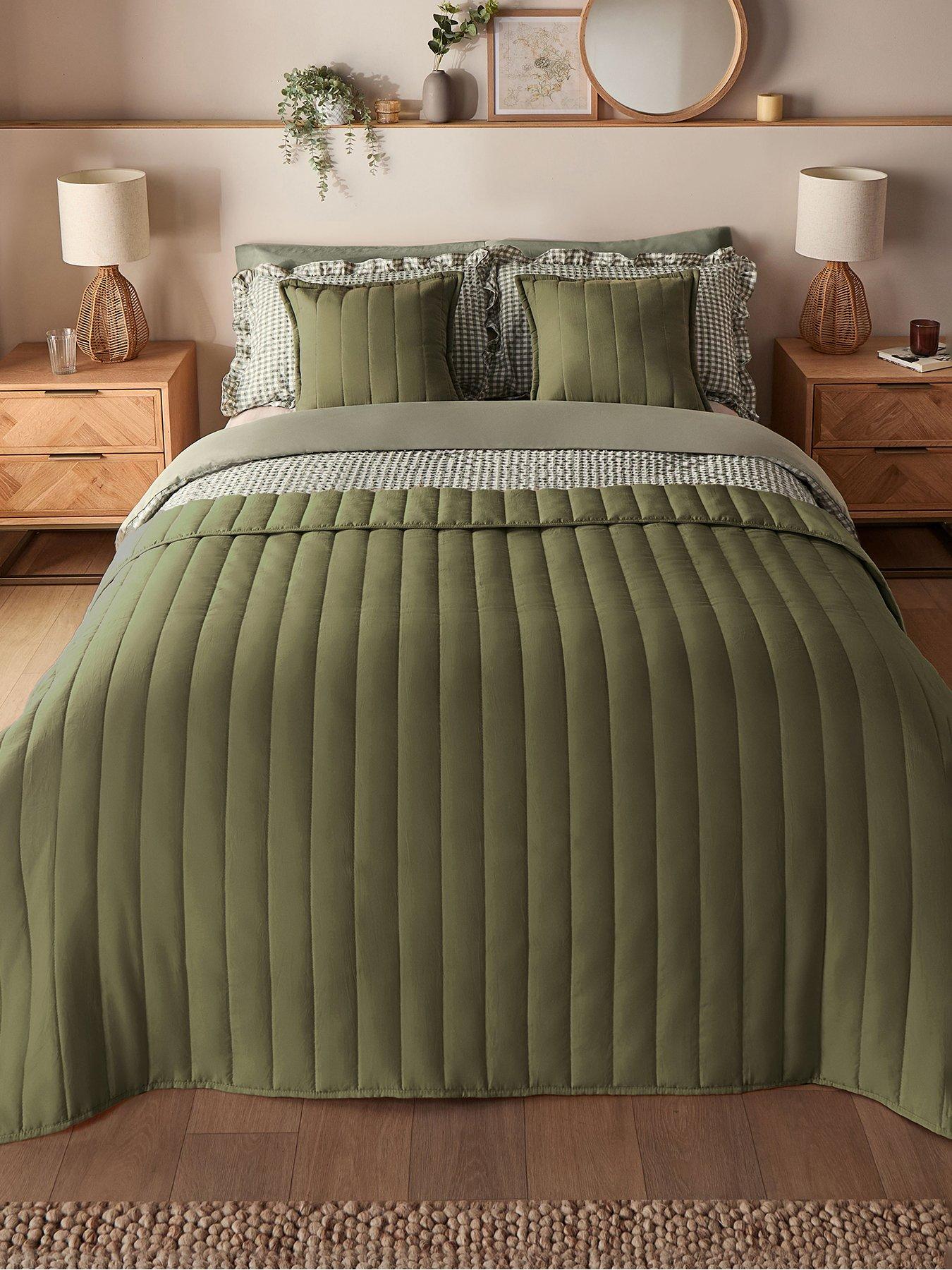 undefined Supersoft Quilted Bedspread Throw