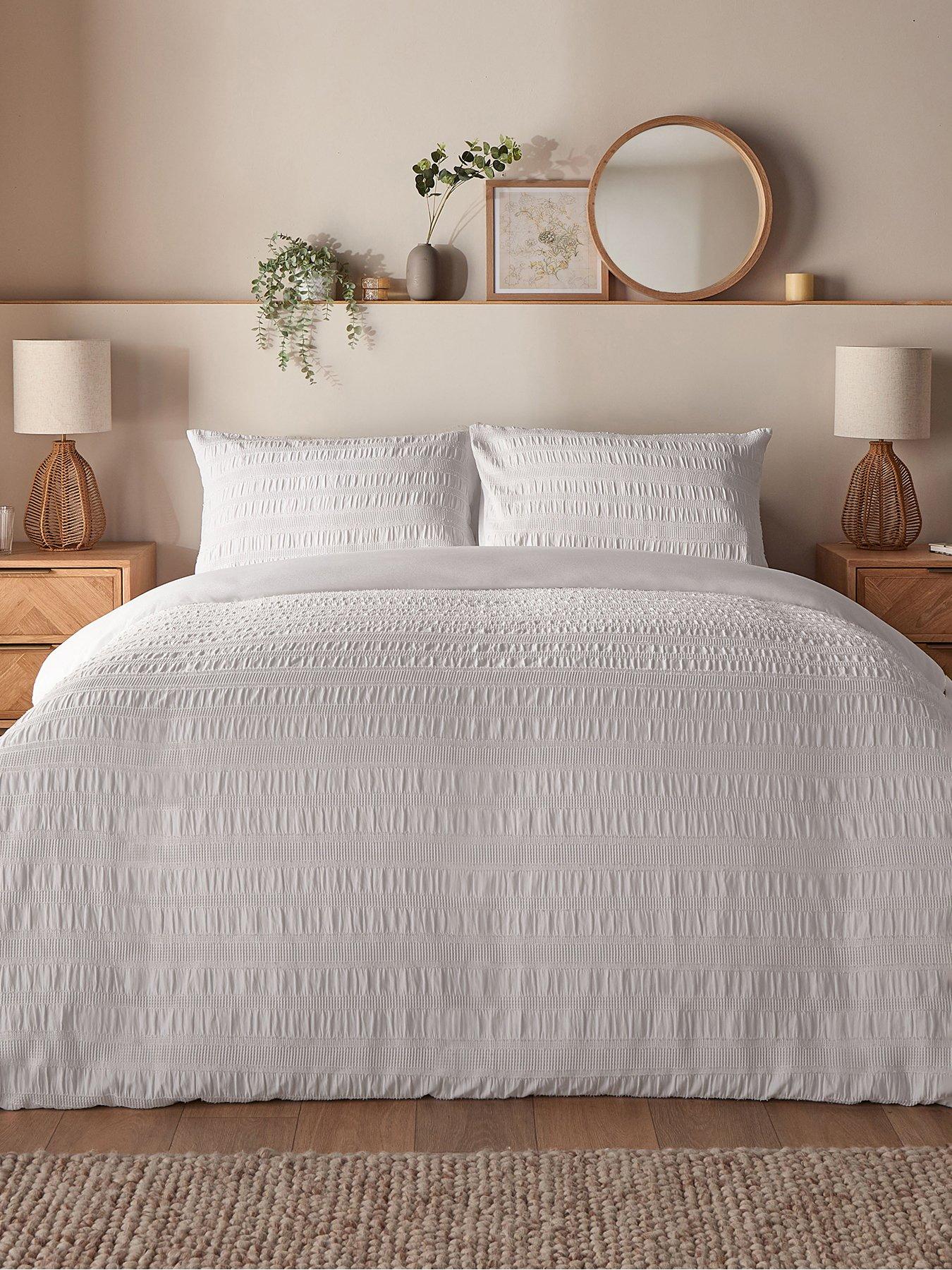 Silentnight Supersoft Textured Seersucker Duvet Cover Set - White