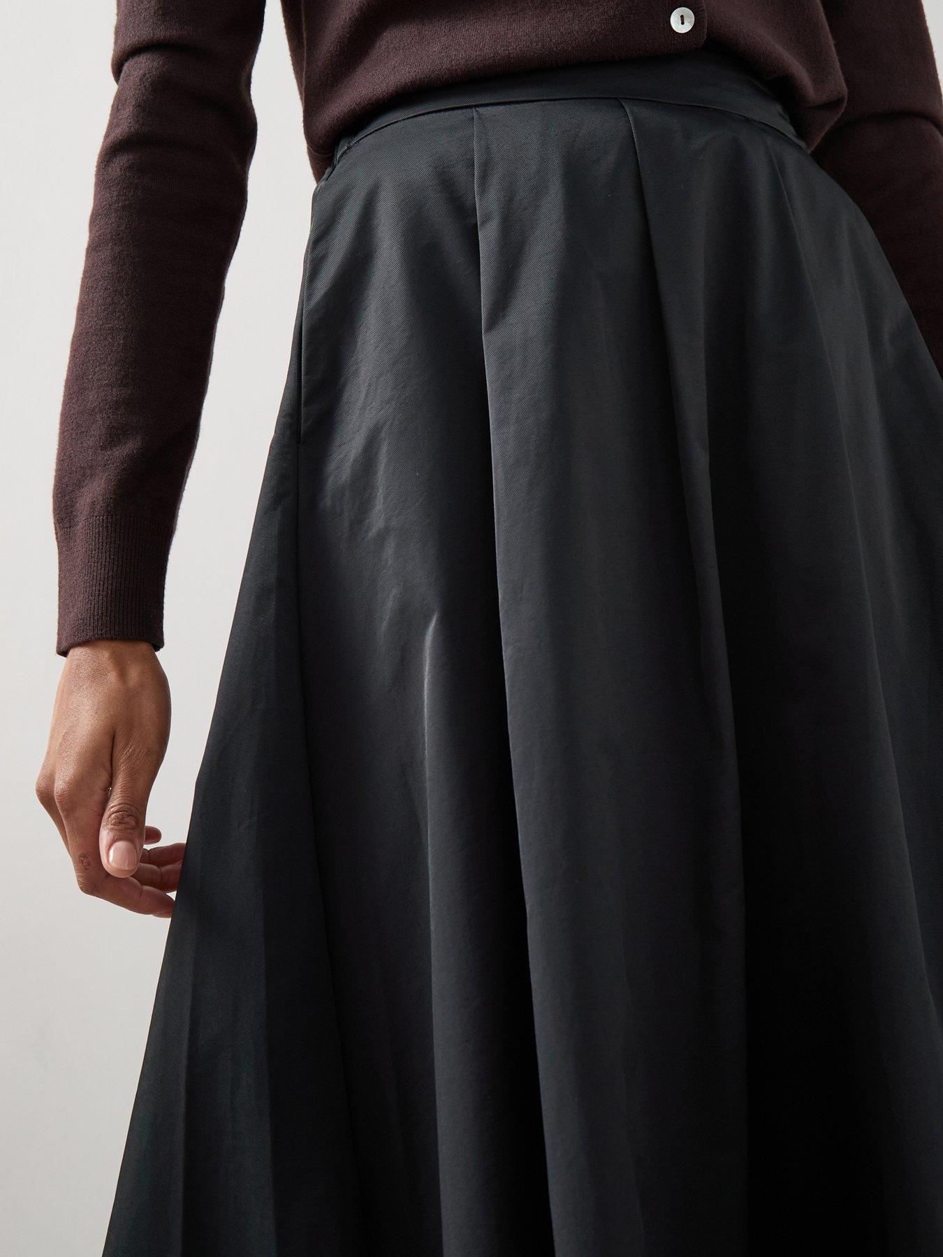 Image 4 of 6 of The Very Collection Volume Detail Midaxi Skirt - Black