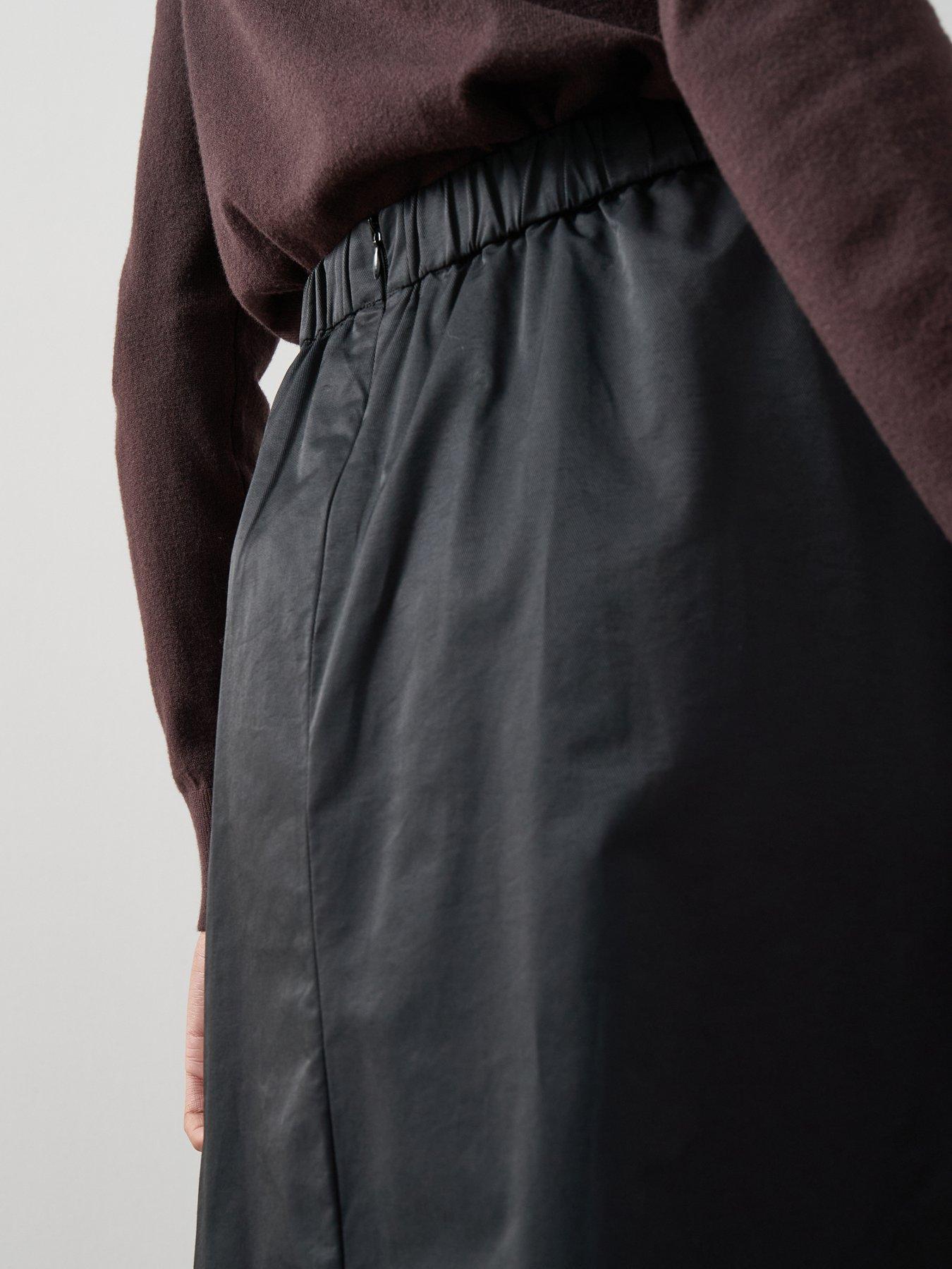 Image 5 of 6 of The Very Collection Volume Detail Midaxi Skirt - Black