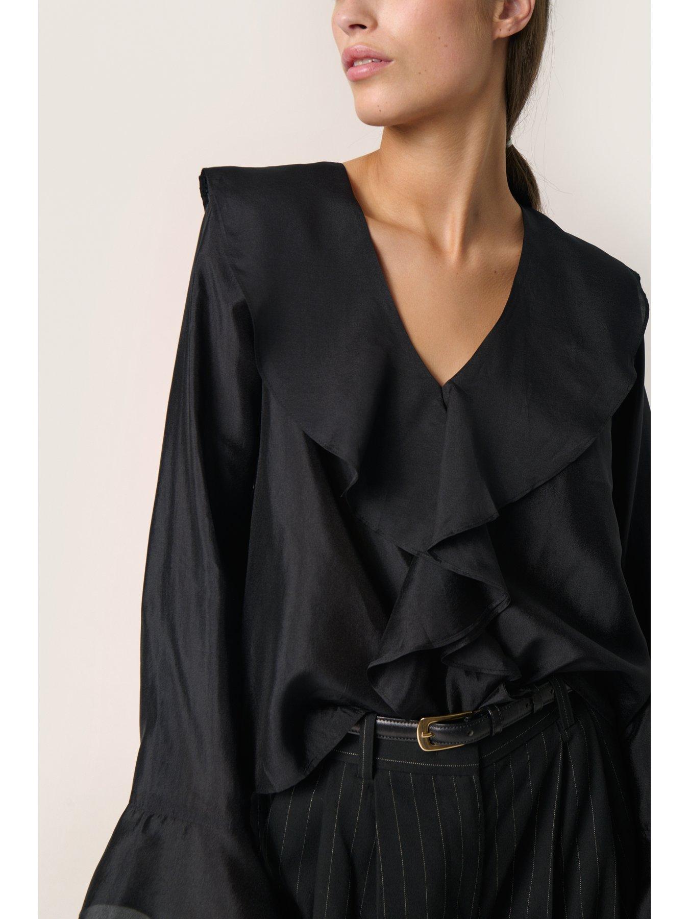 Image 4 of 6 of Soaked In Luxury Karolina Blouse - Black
