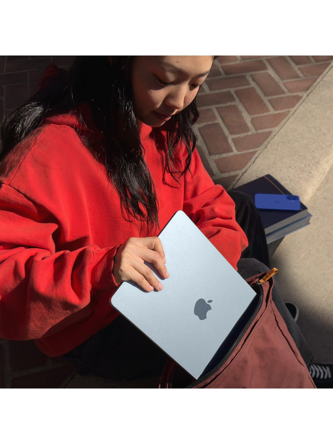 Image 6 of 8 of Apple MacBook Air (M4, 2025) 13 inch with 10-core CPU and 8-core GPU, 16GB Unified Memory, 256GB SSD - Silver