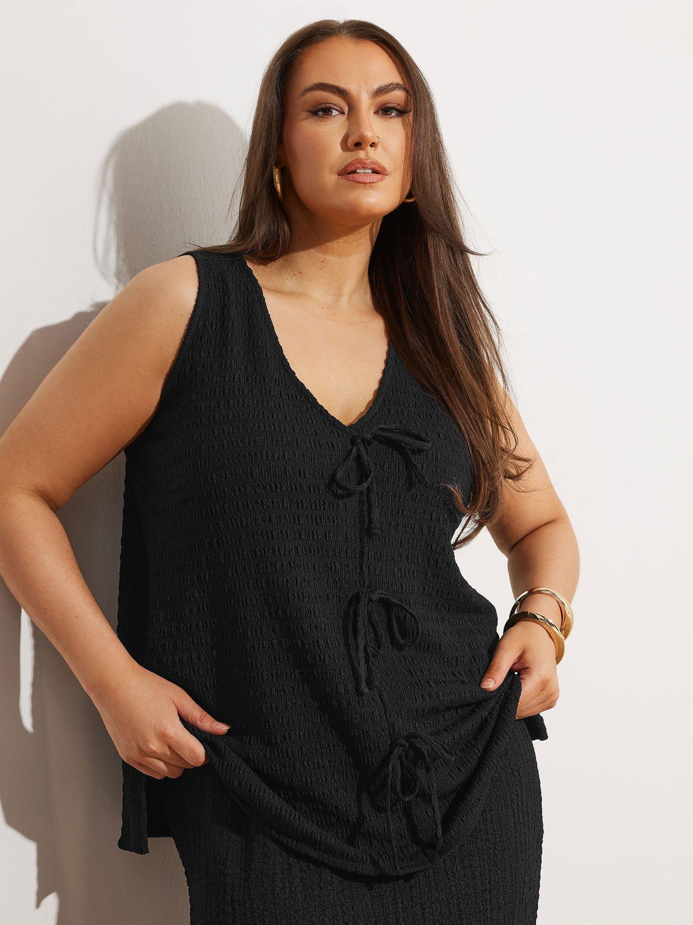 undefined Curve Bow Front Textured Waistcoat
