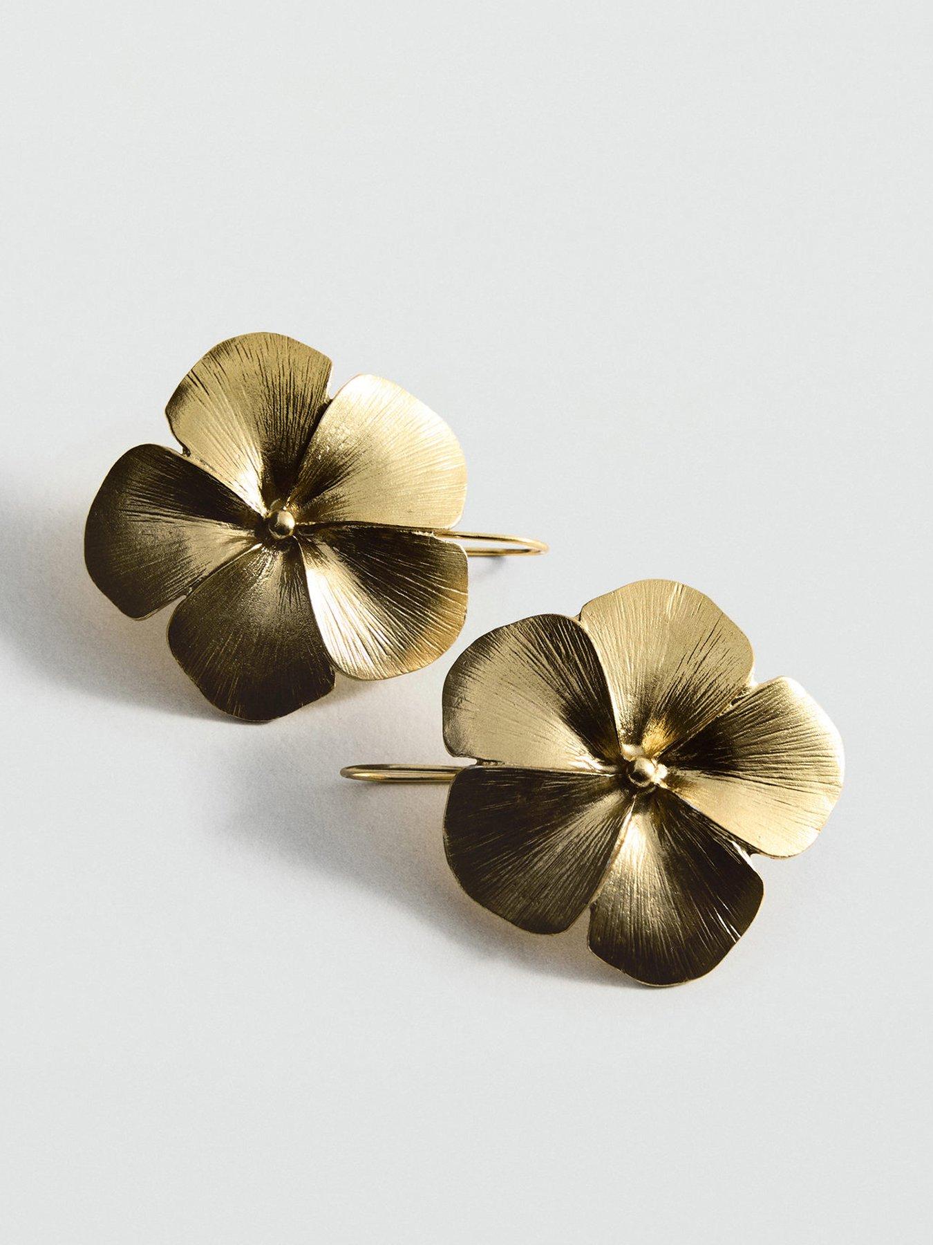undefined Flower Design Earrings - Gold