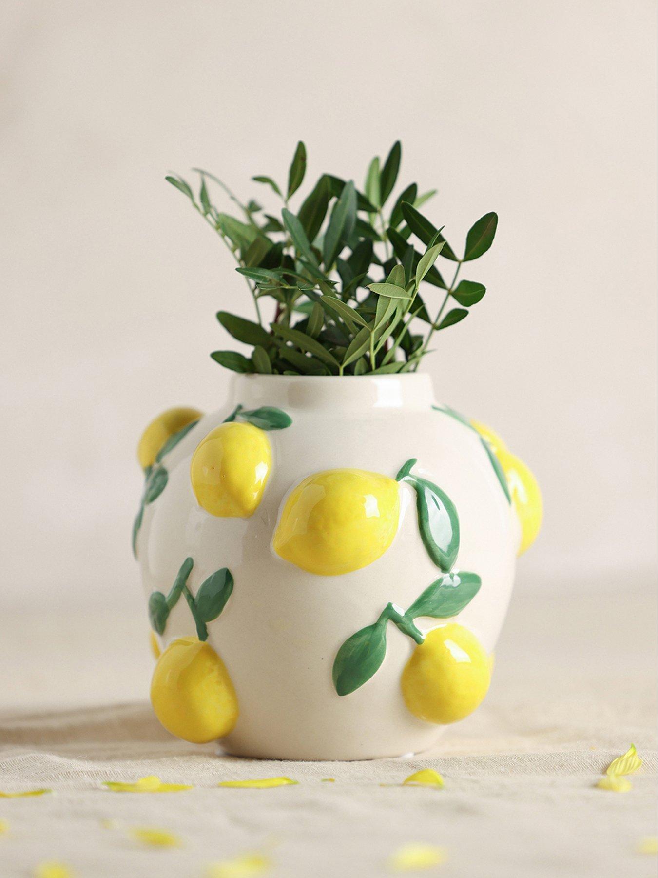undefined White Vase With Lemons