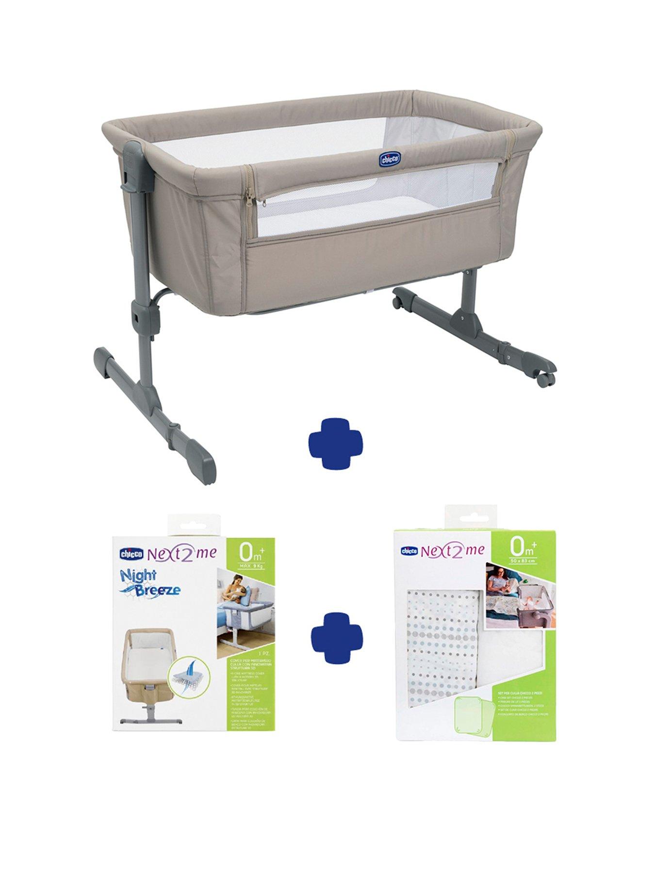 Chicco Next2Me Essential Bedside Crib, Mattress Protector  &  2 Fitted Sheets, Air