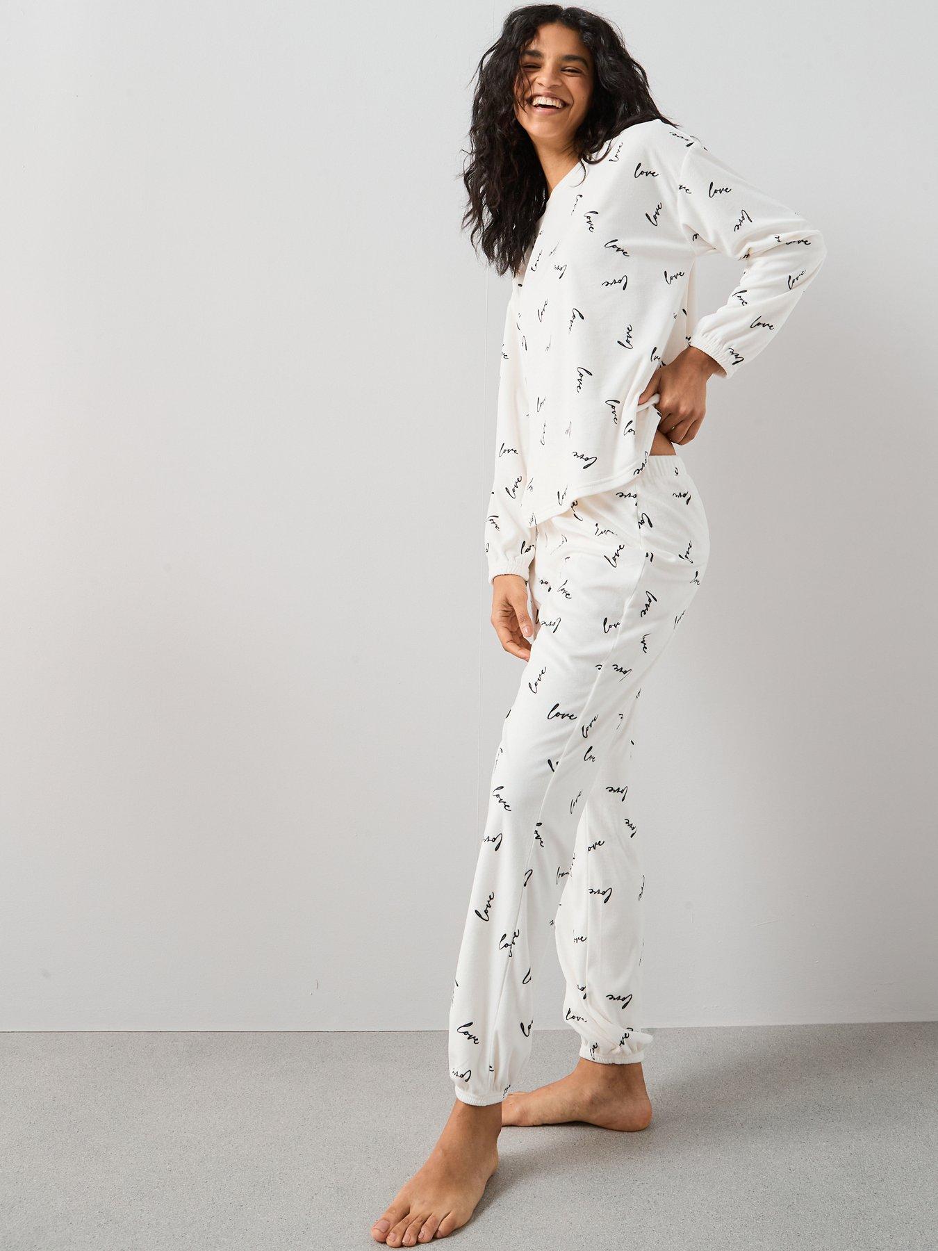 Image 6 of 6 of The Very Collection Fleece Love Top And Jogger Loungewear - Cream - Cream