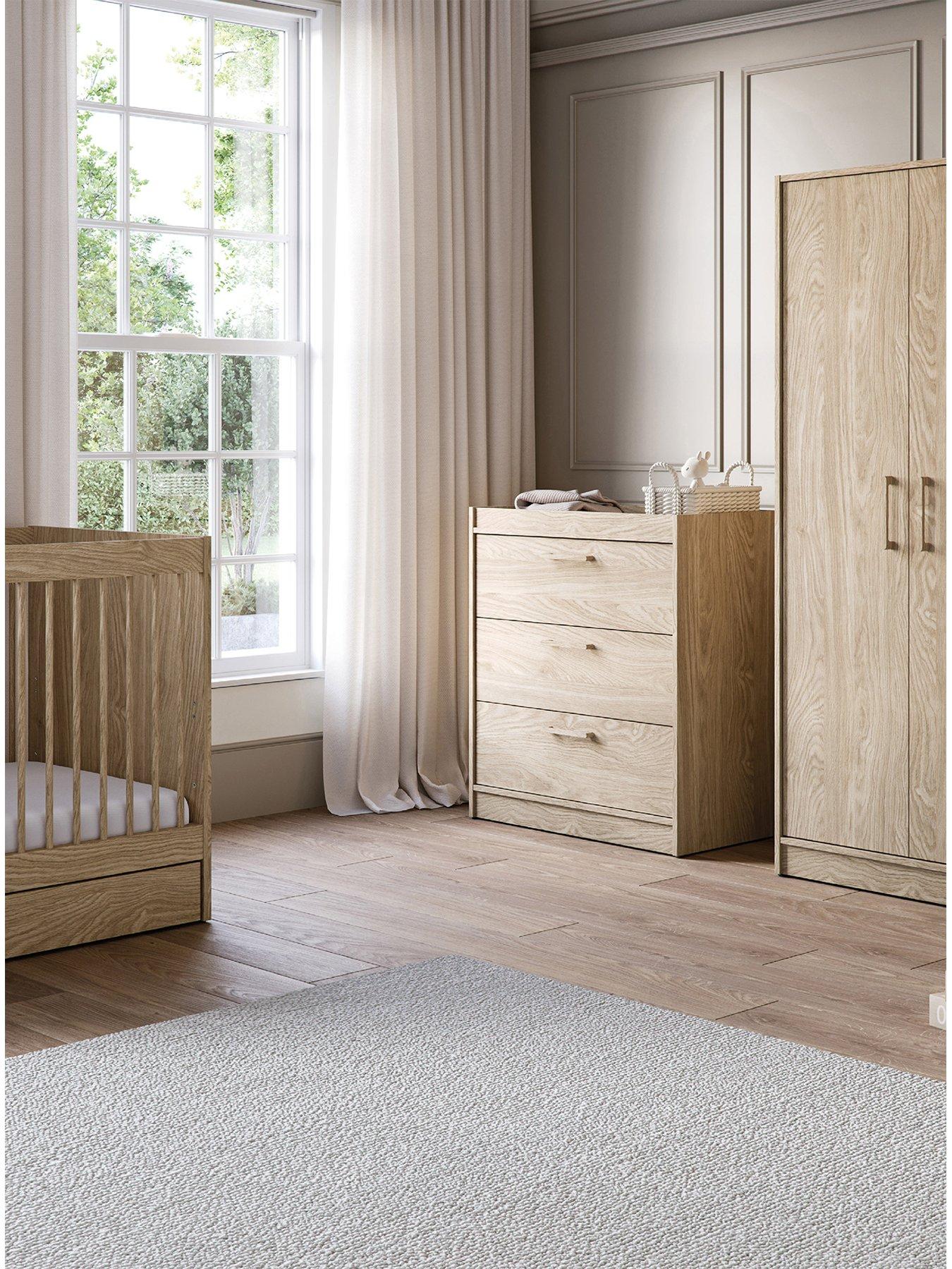Product photograph of Silver Cross Geneva 4 Piece Set With Truefit Eco Fiber Mattress from very.co.uk