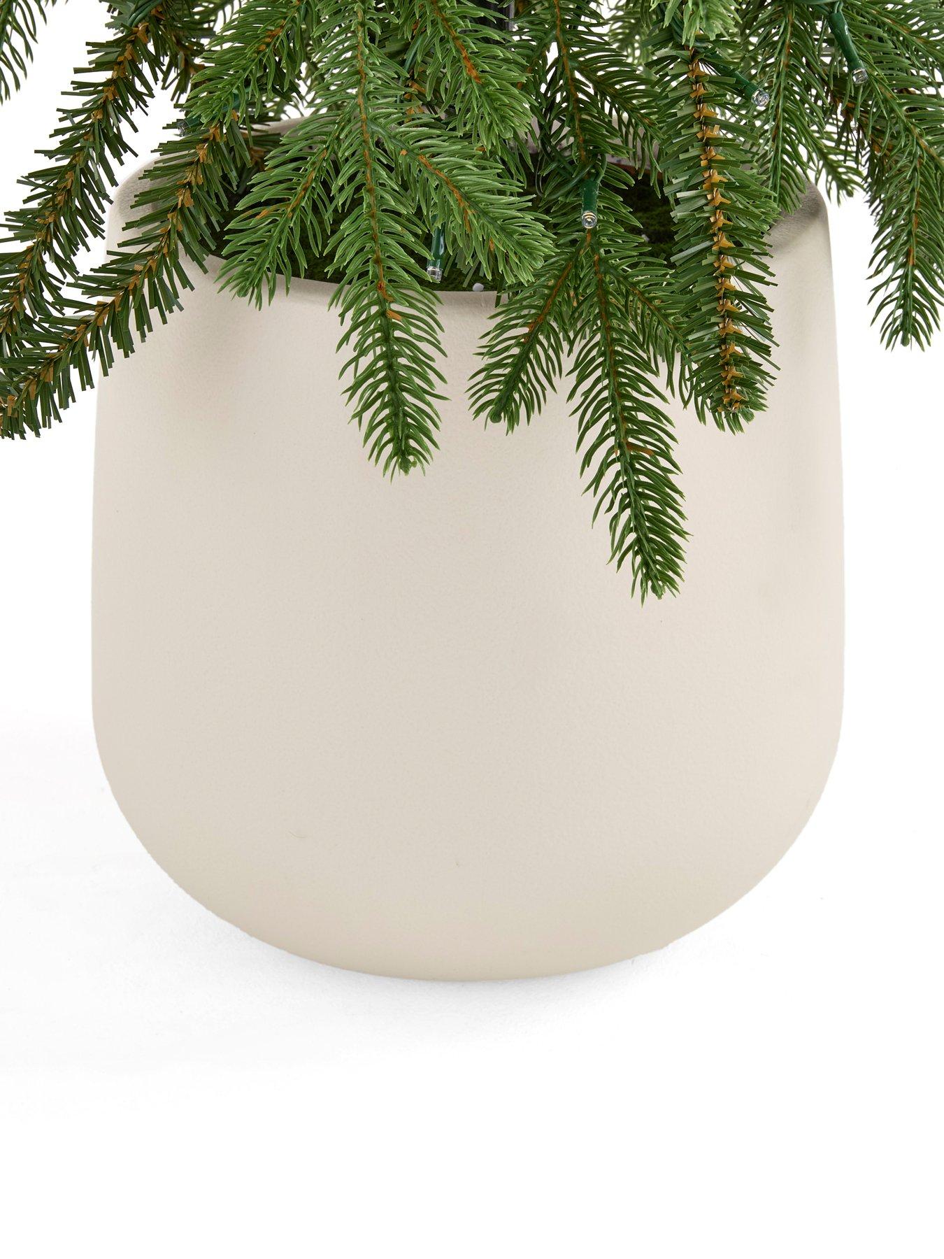 Image 5 of 7 of The Very Collection 5ft Prelit Potted Indoor/Outdoor Christmas Tree