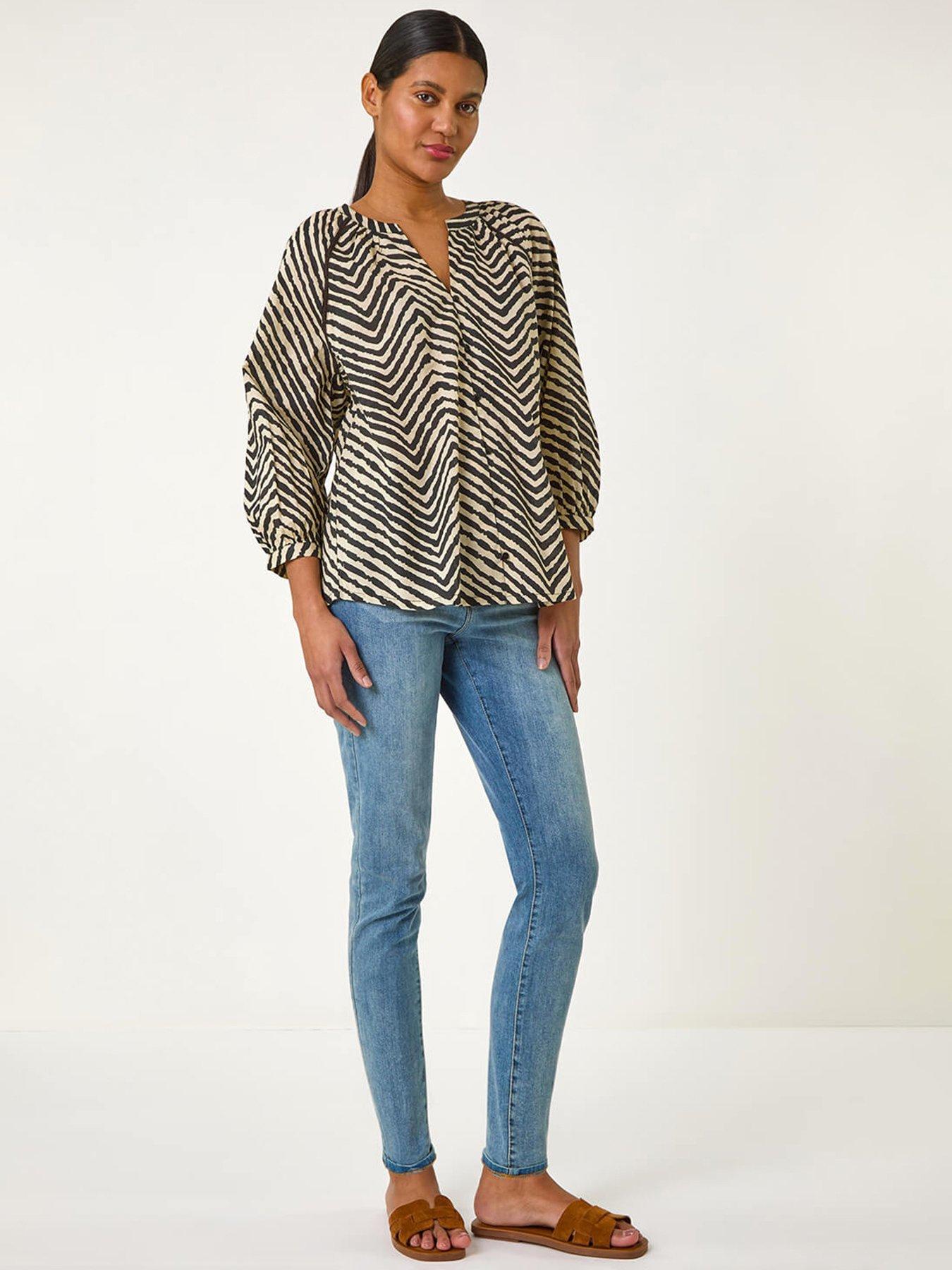 Image 3 of 5 of Roman Linear Print V-Neck Blouse - Black