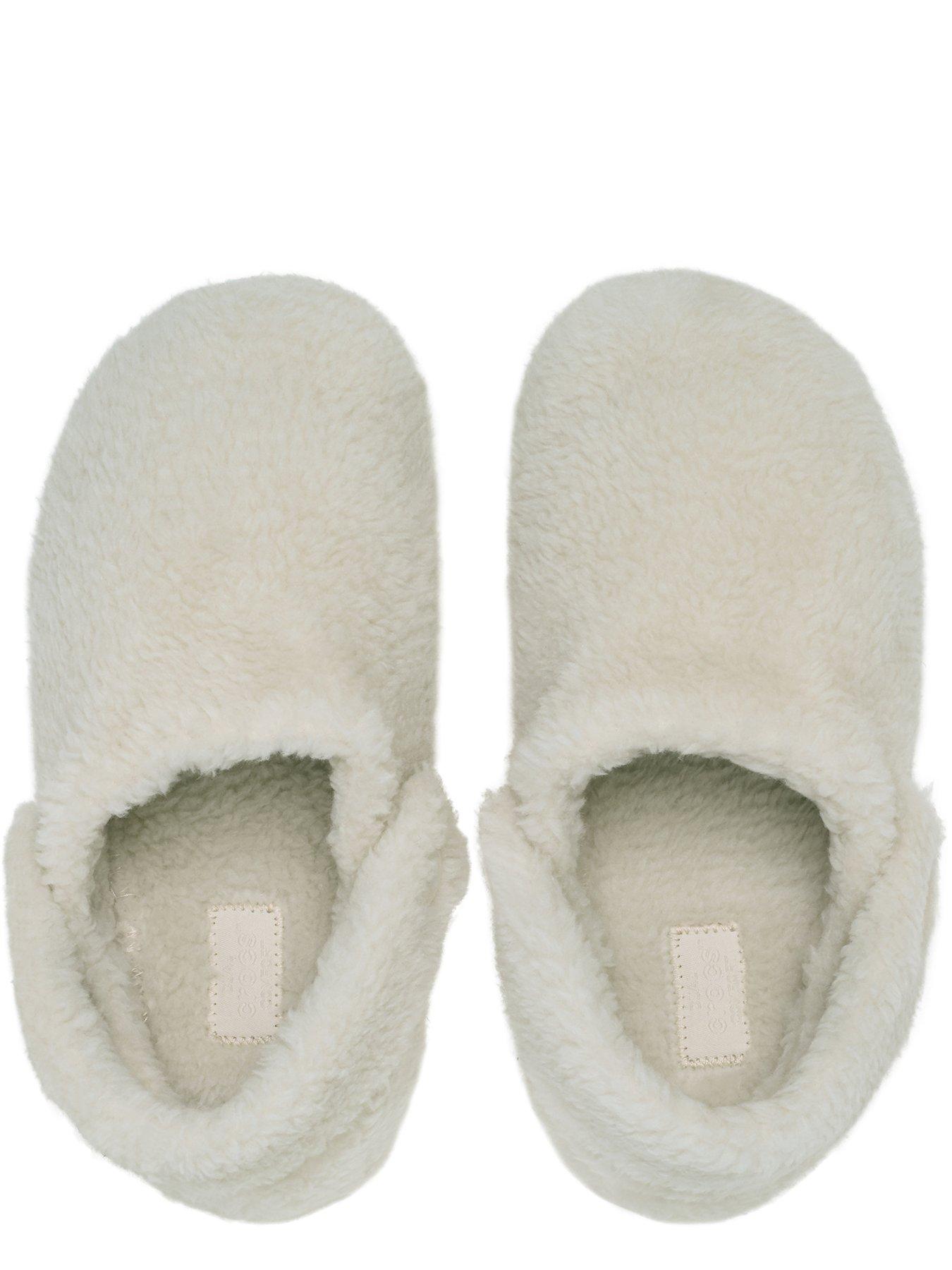 Image 4 of 6 of Crocs Men's Classic Cozzzy Slippers&nbsp;- Natural