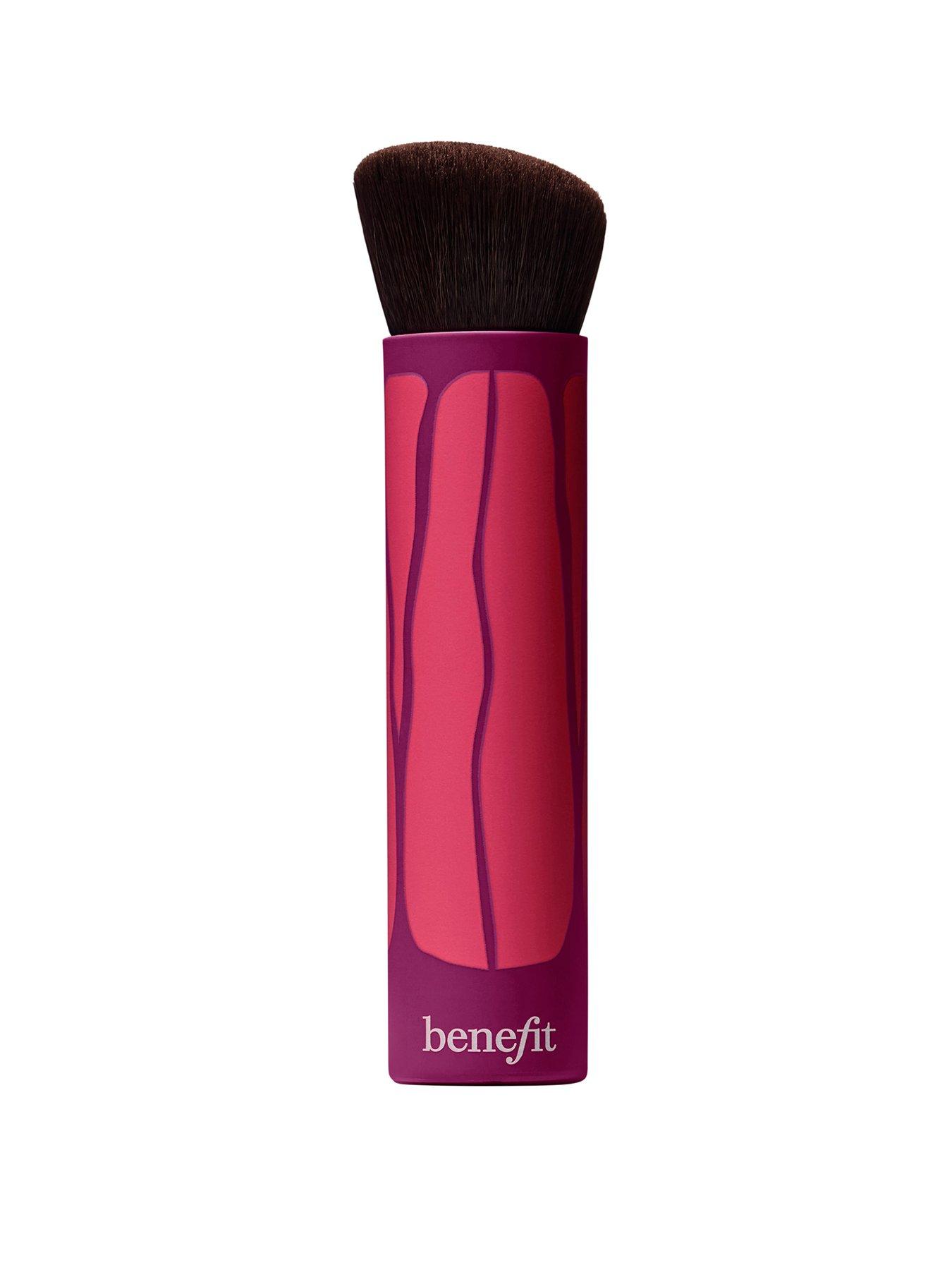 benefit-hoola-wavemaker-cream-bronzer-brush