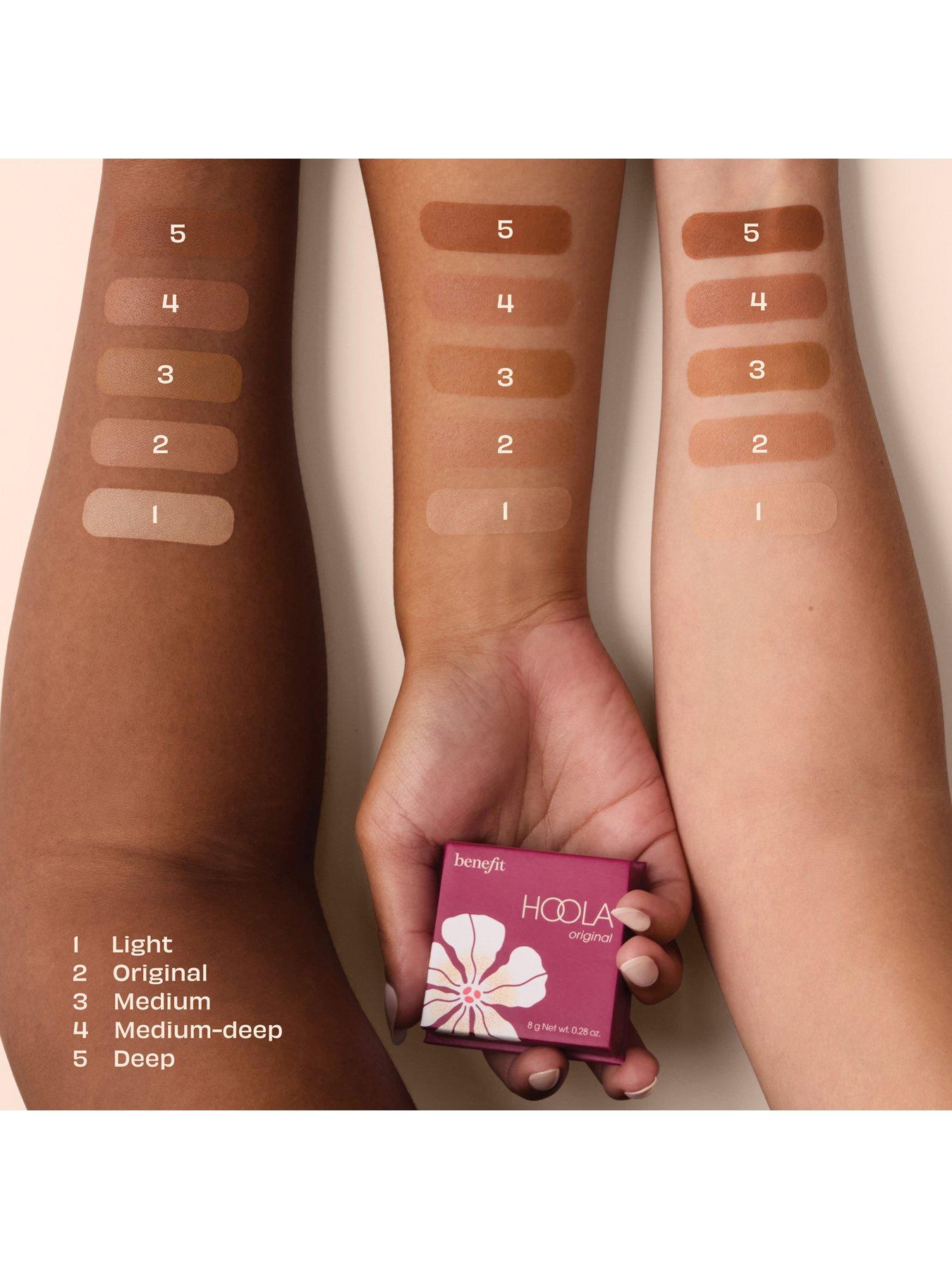 Image 4 of 7 of Benefit Hoola Matte Powder Bronzer