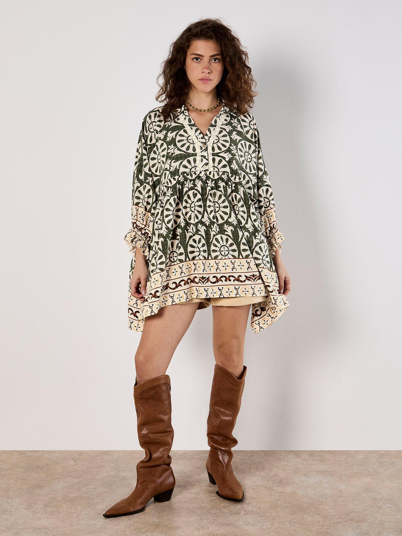 undefined Border Print Oversized Shirt - Green