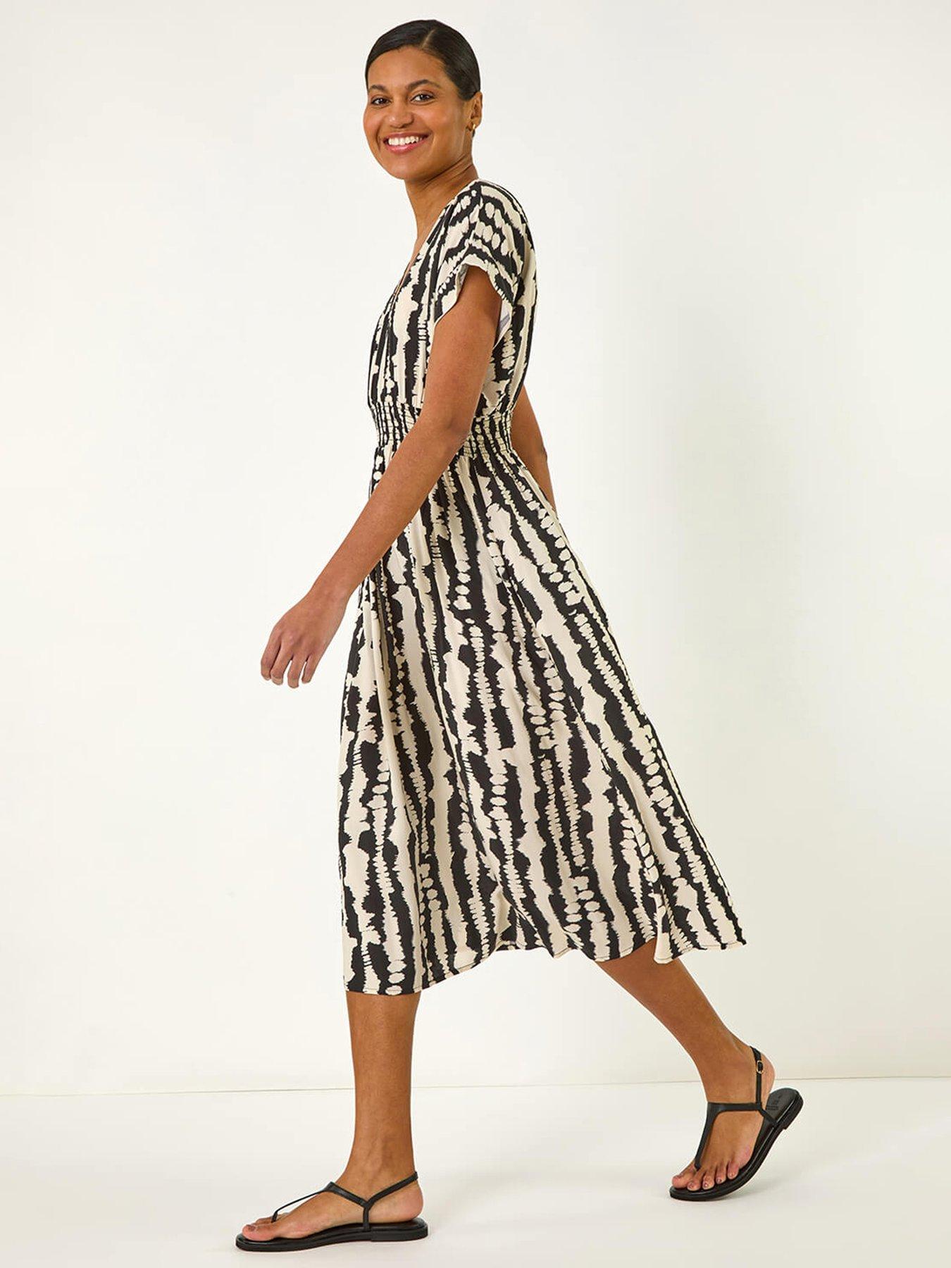 undefined Abstract Print Shirred Midi Dress - Black