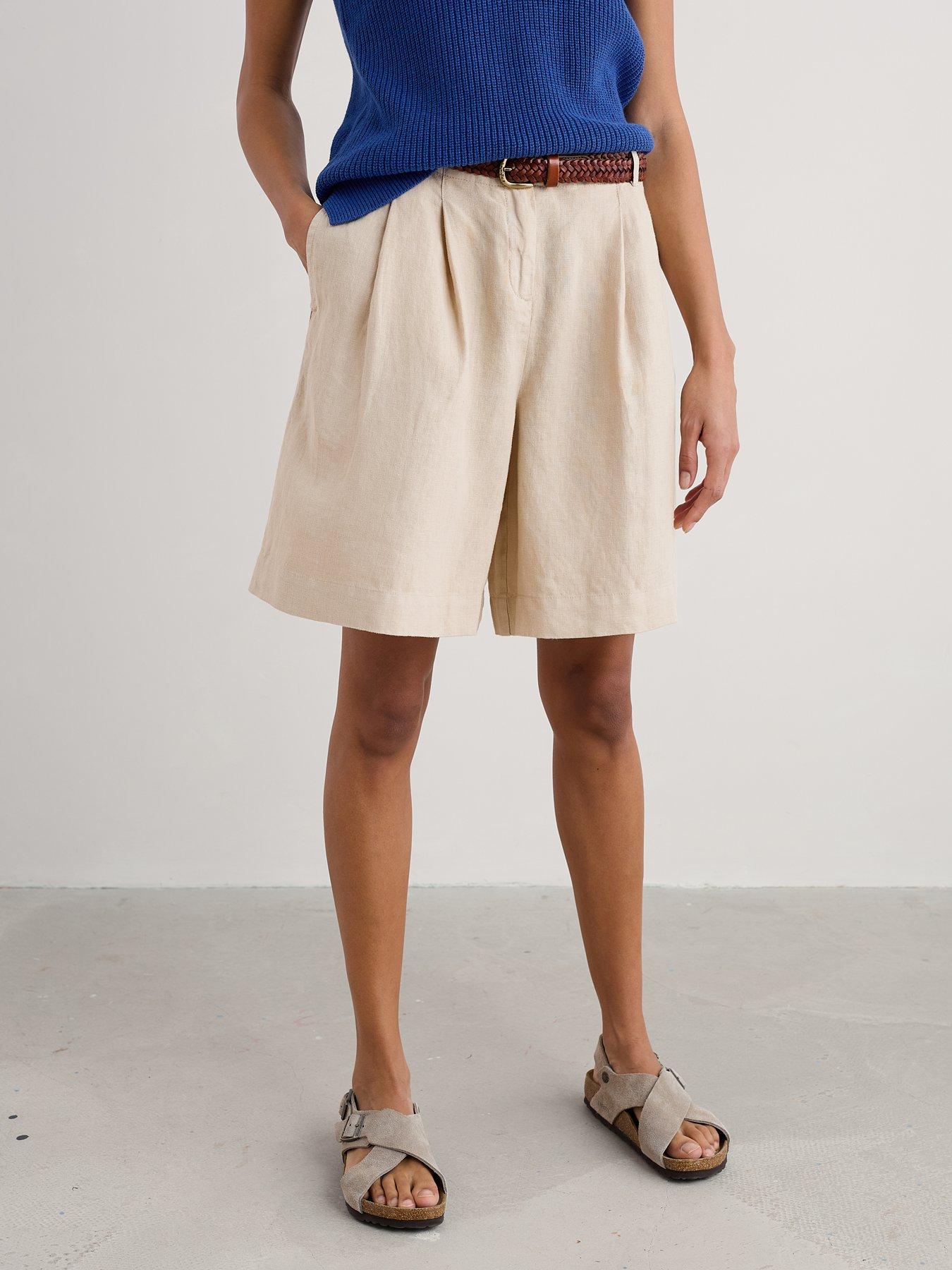 undefined Clover Bloom Shorts - Beige