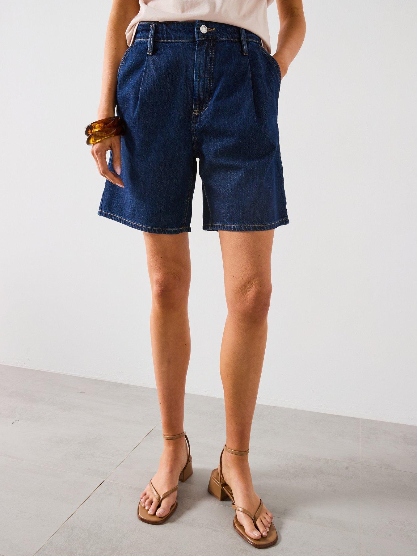 undefined Rinse Wash Pleated Denim Bermuda Shorts - Blue