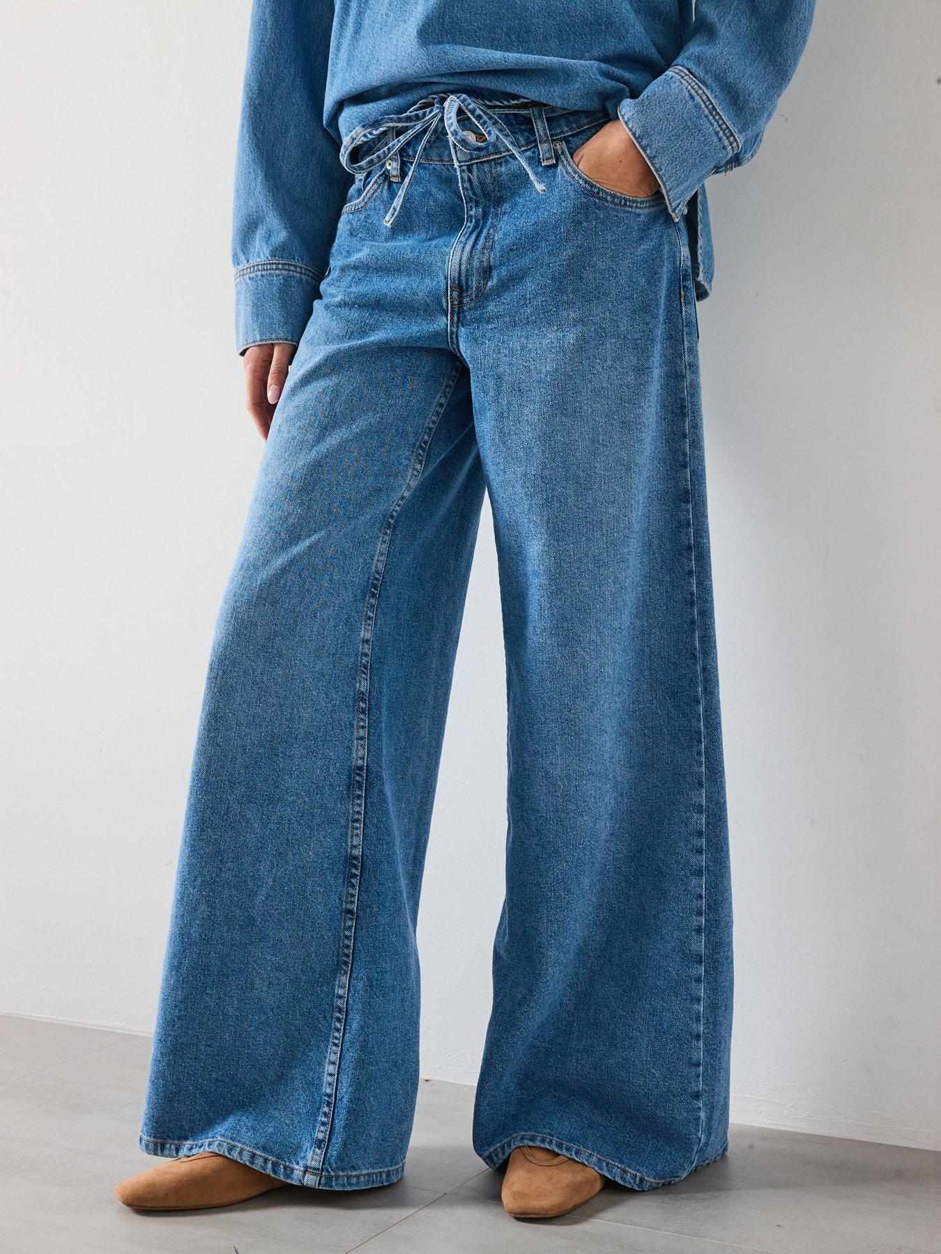 undefined Low-Rise Wideleg Jeans With Belt - Blue
