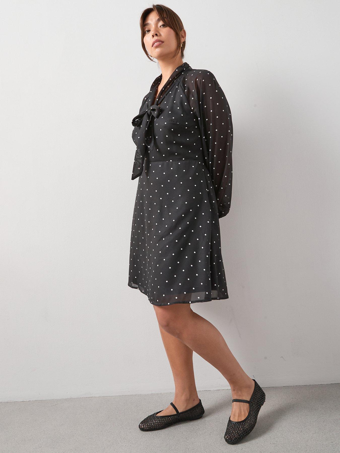 Image 5 of 6 of The Very Collection Curve Tie Neck Mini Dress - Print