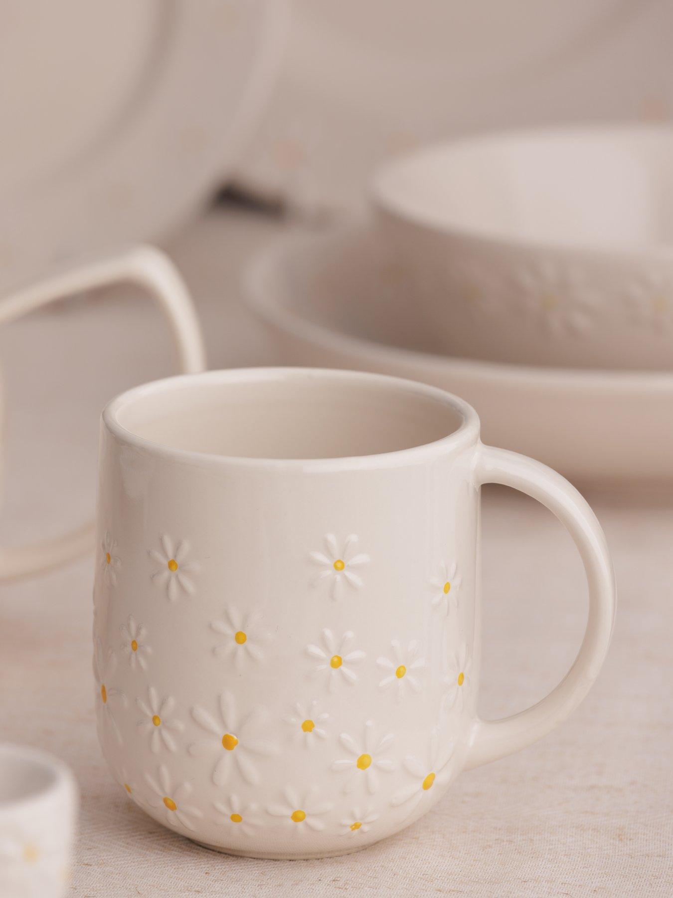 Price & Kensington Daisy Set of 4 Mugs