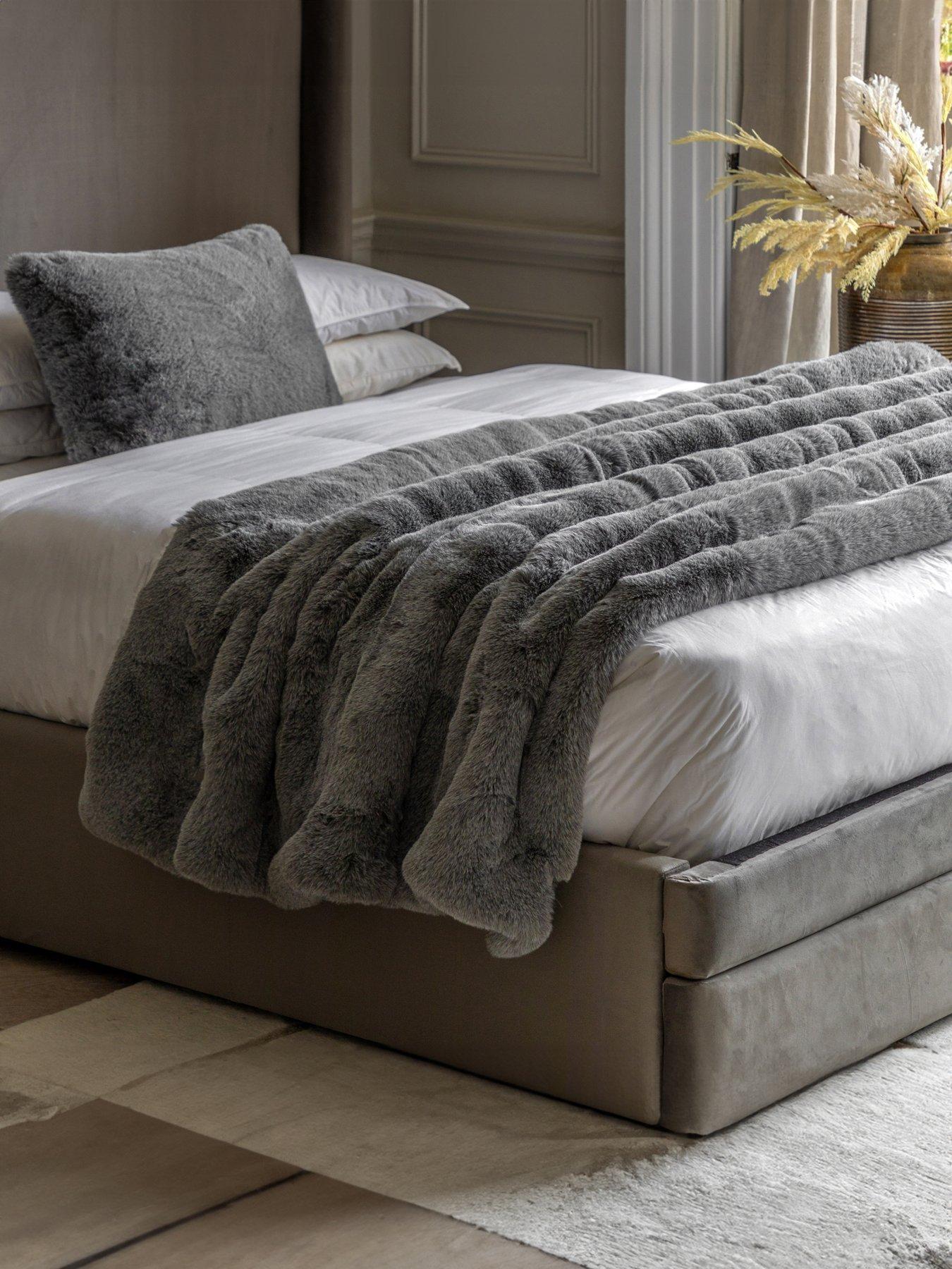 Gallery Direct Roscoe Faux Fur Throw - Smoke Grey