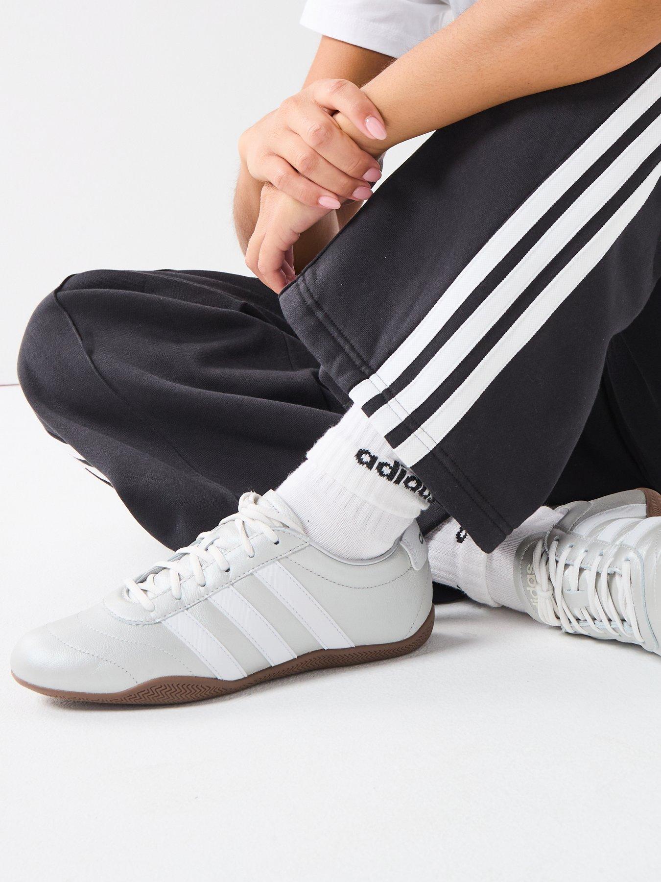 undefined Women's Grand Court Lo Trainers - Silver