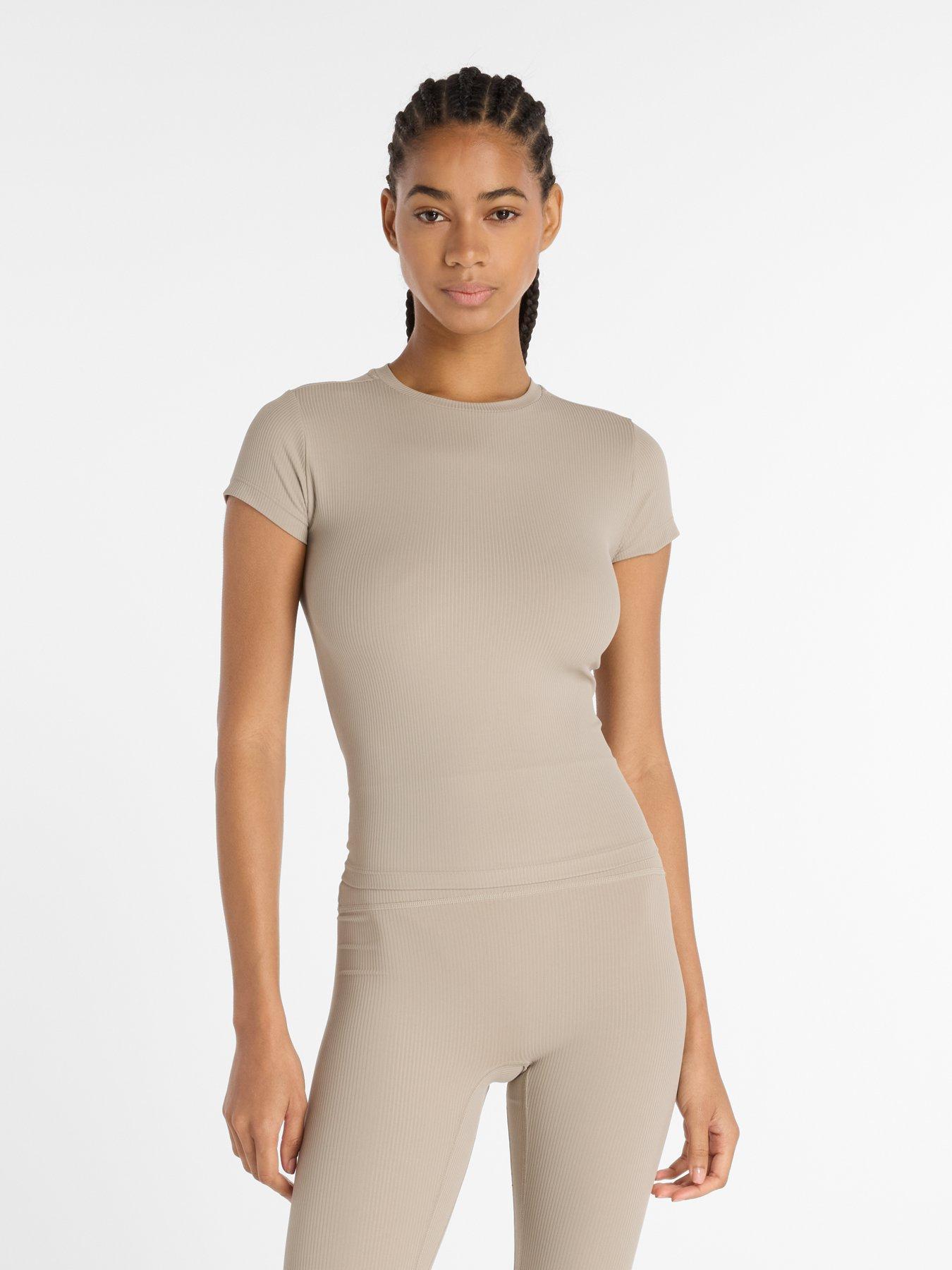 undefined Womens Training Ribbed Fitted T-shirt - Beige