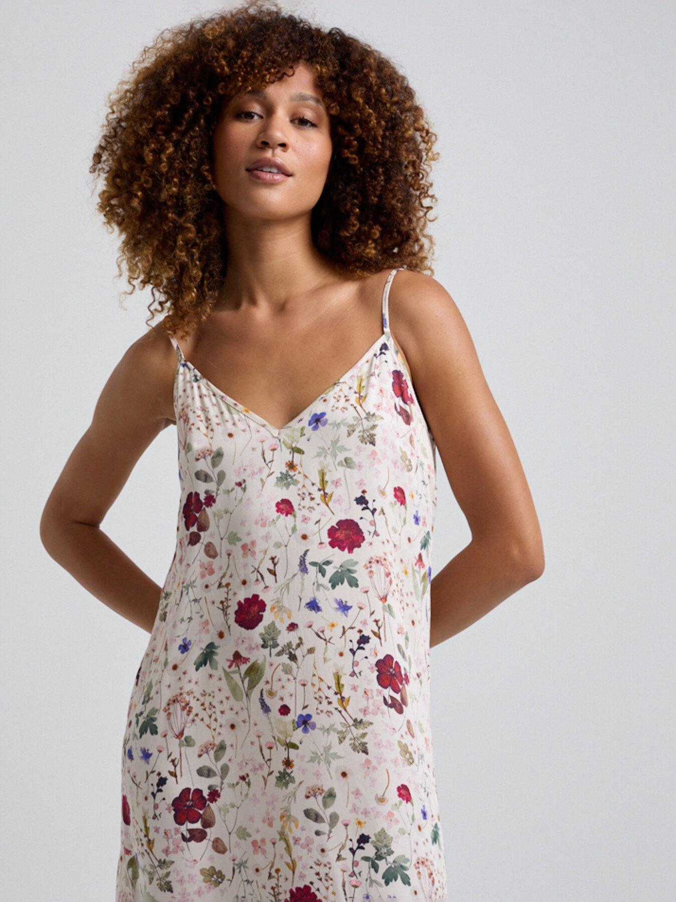 undefined Rosie V-Neck Floral Print Nightie - Ecru