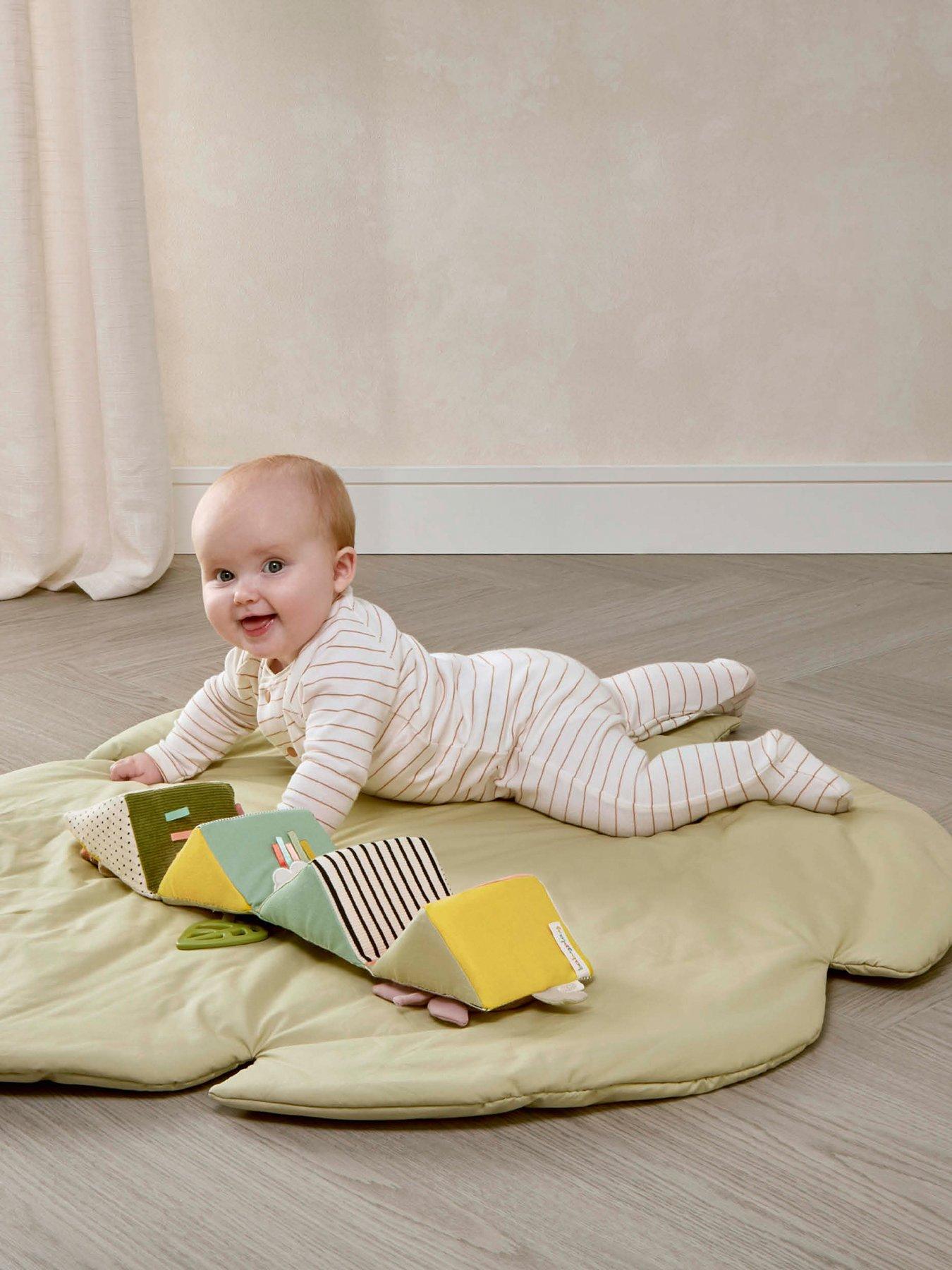 Image 7 of 7 of Mamas & Papas Born to be Wild Activity Folding Cube