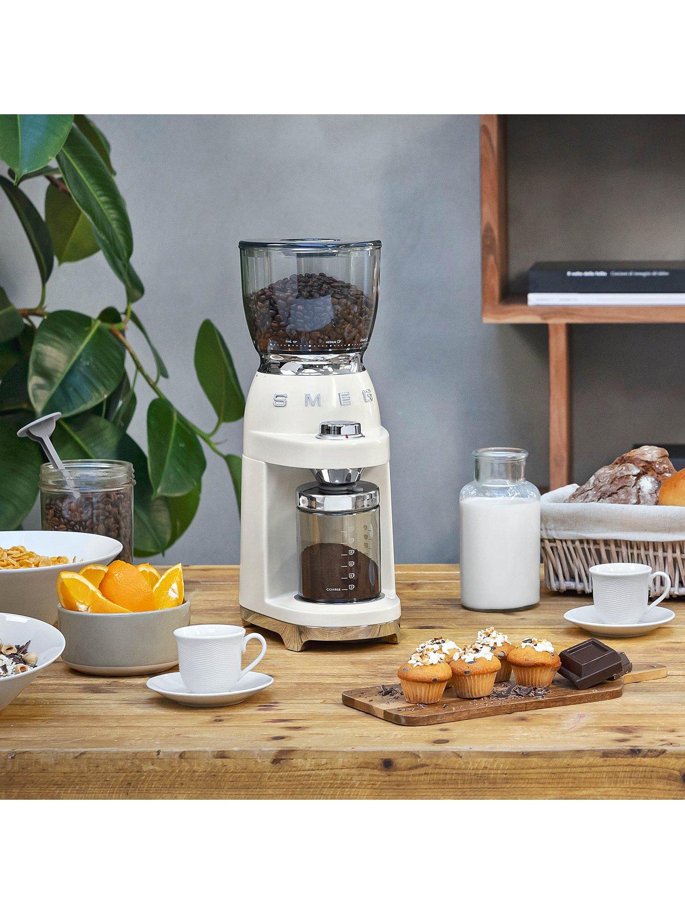 Image 4 of 6 of Smeg EEJB301 50s Style Coffee Grinder & Induction Milk Frother - Cream