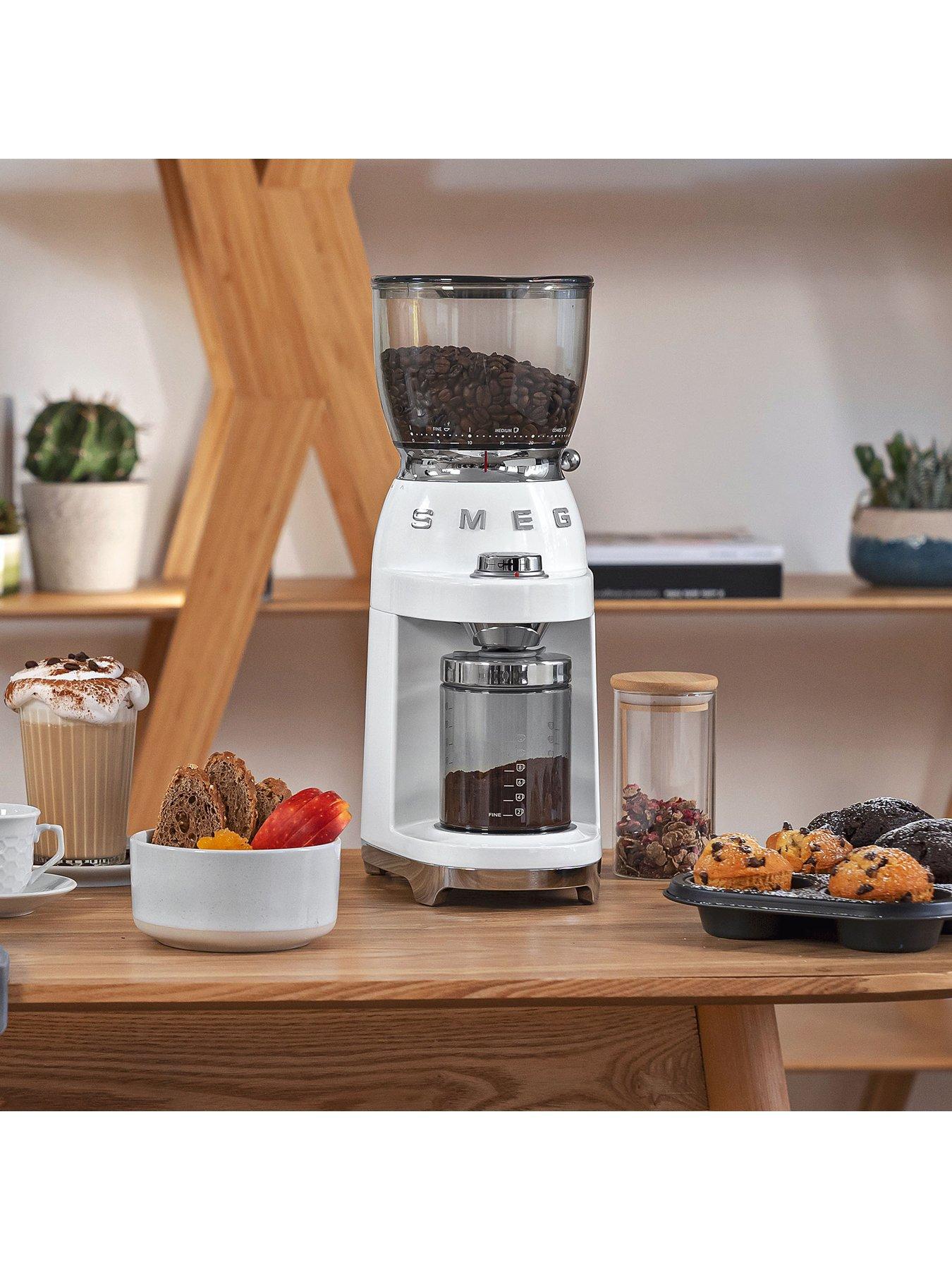 Image 4 of 6 of Smeg EEJB302 50s Style Coffee Grinder & Induction Milk Frother - White