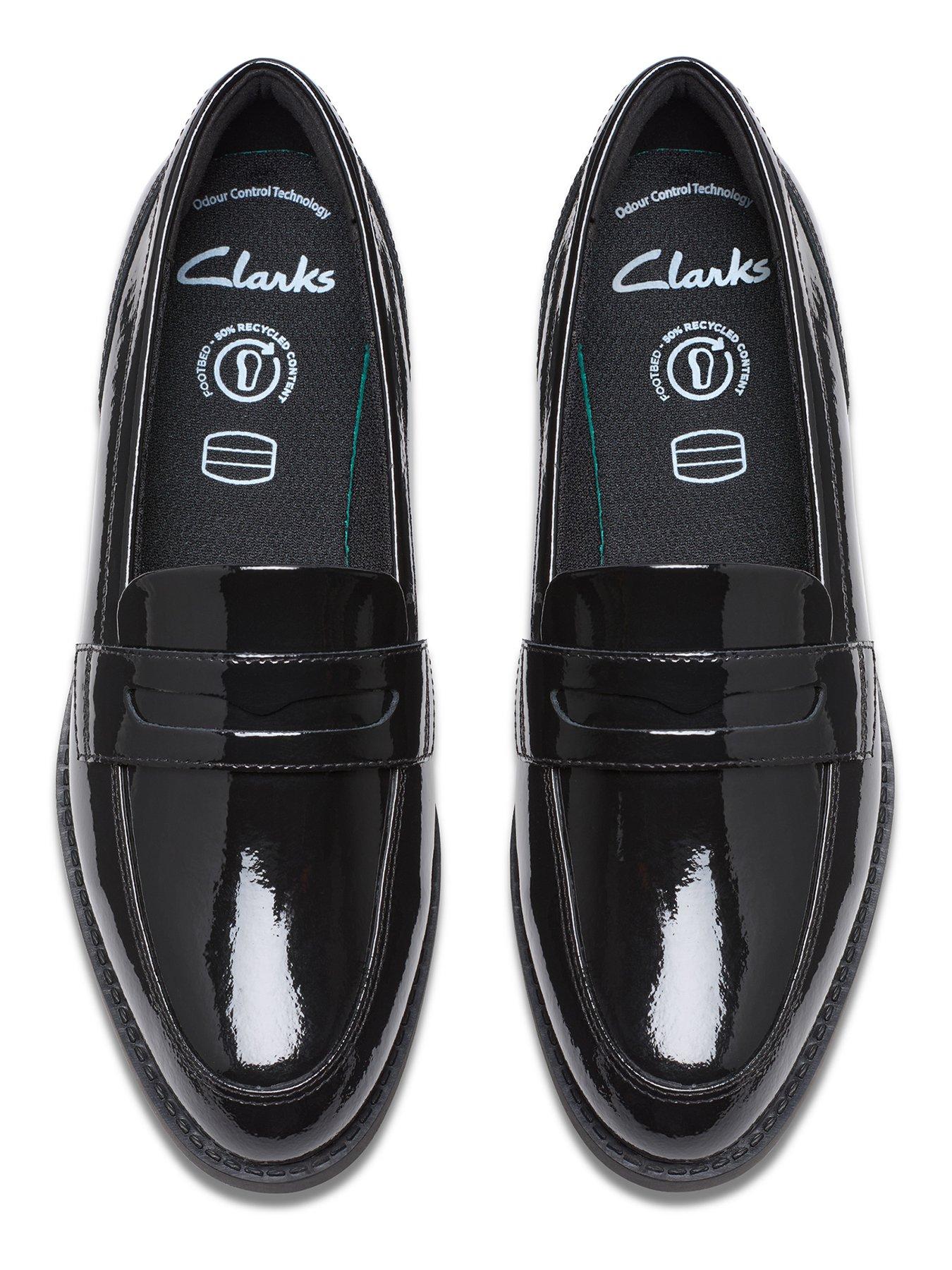 Image 4 of 6 of Clarks Tapa Edge Y. Youth