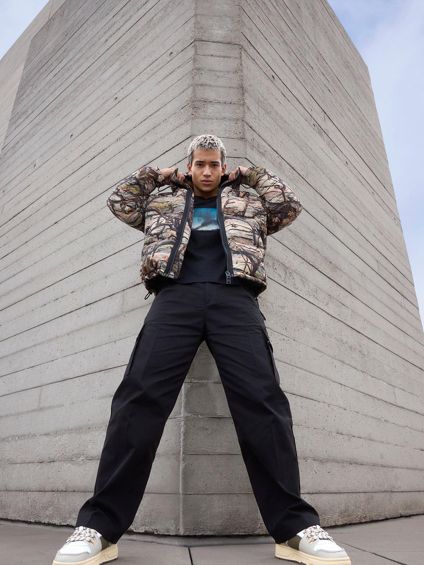Image 5 of 5 of HUGO Straight Fit Graysen253 Cargo Trousers - Black