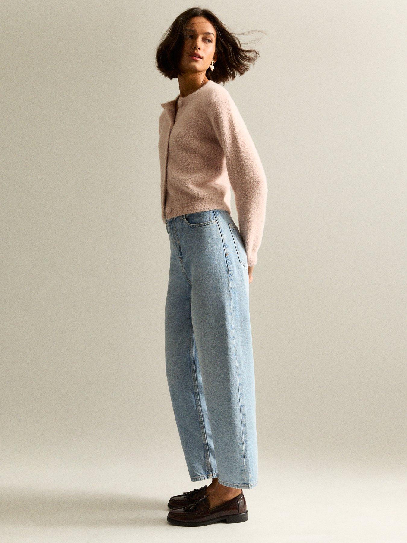 Image 4 of 6 of New Look Barrel Leg Denim Jeans - Light Blue