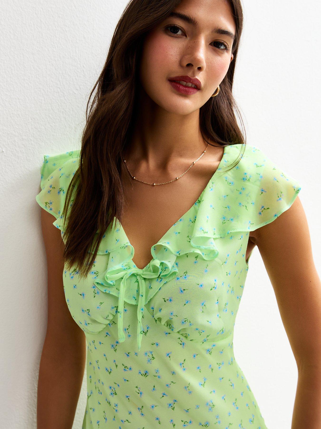 Green Ditsy Floral Dress New Look Shirred New Look Ditsy Midi Dress Shirred  New Look Green
