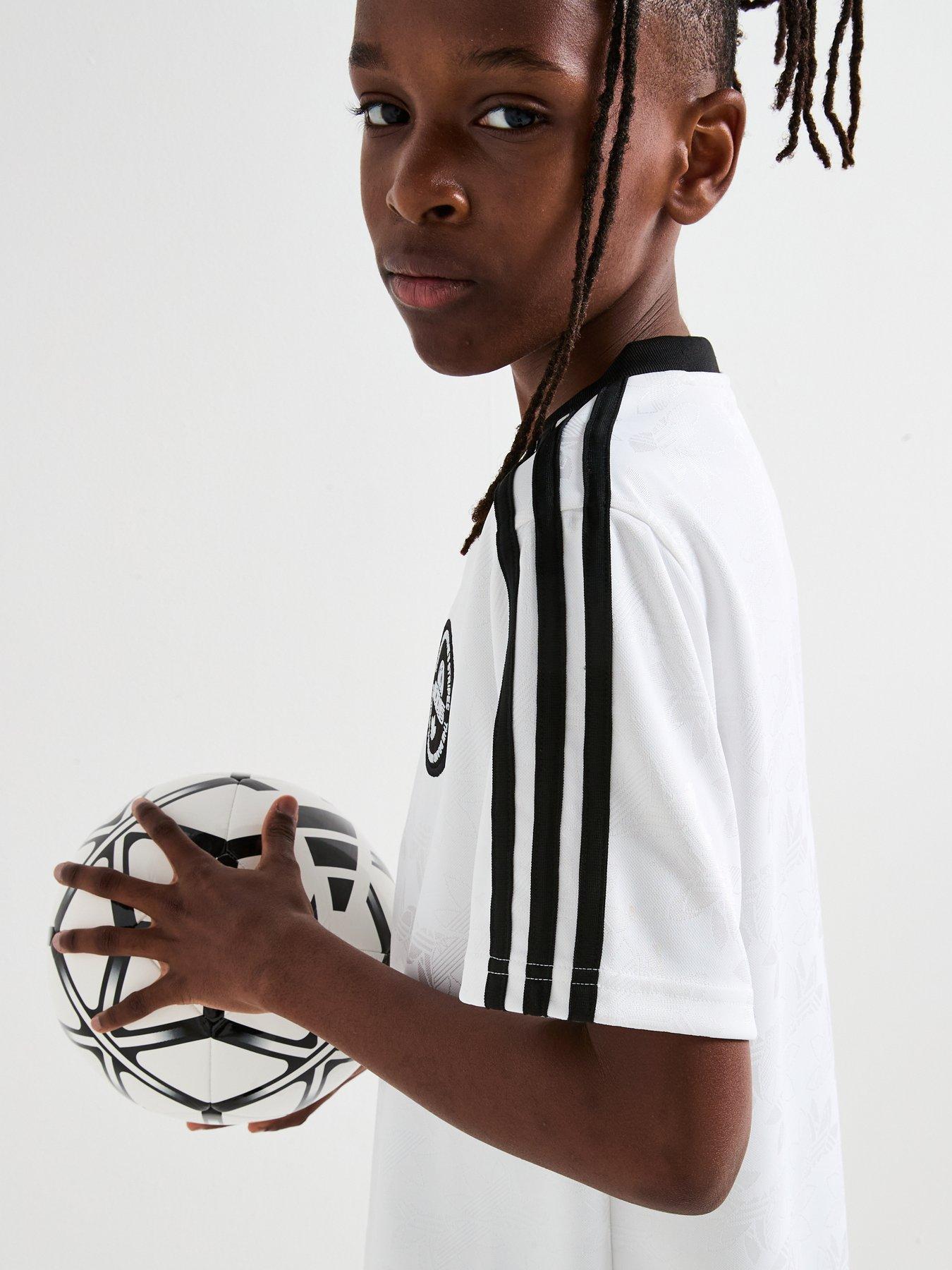 Image 4 of 6 of adidas Originals Junior Boys T-shirt - White