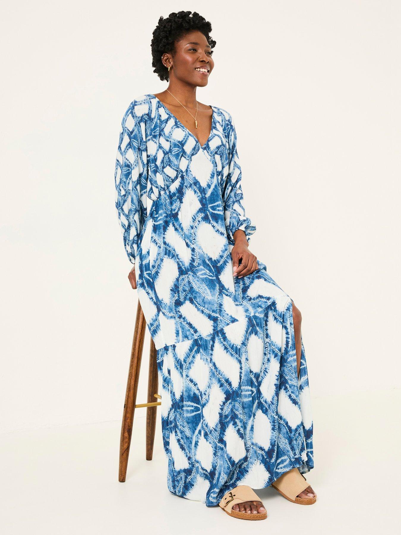sachin and babi light blue dress Beautiful Ideas About What To Wear On A First Date In Winter