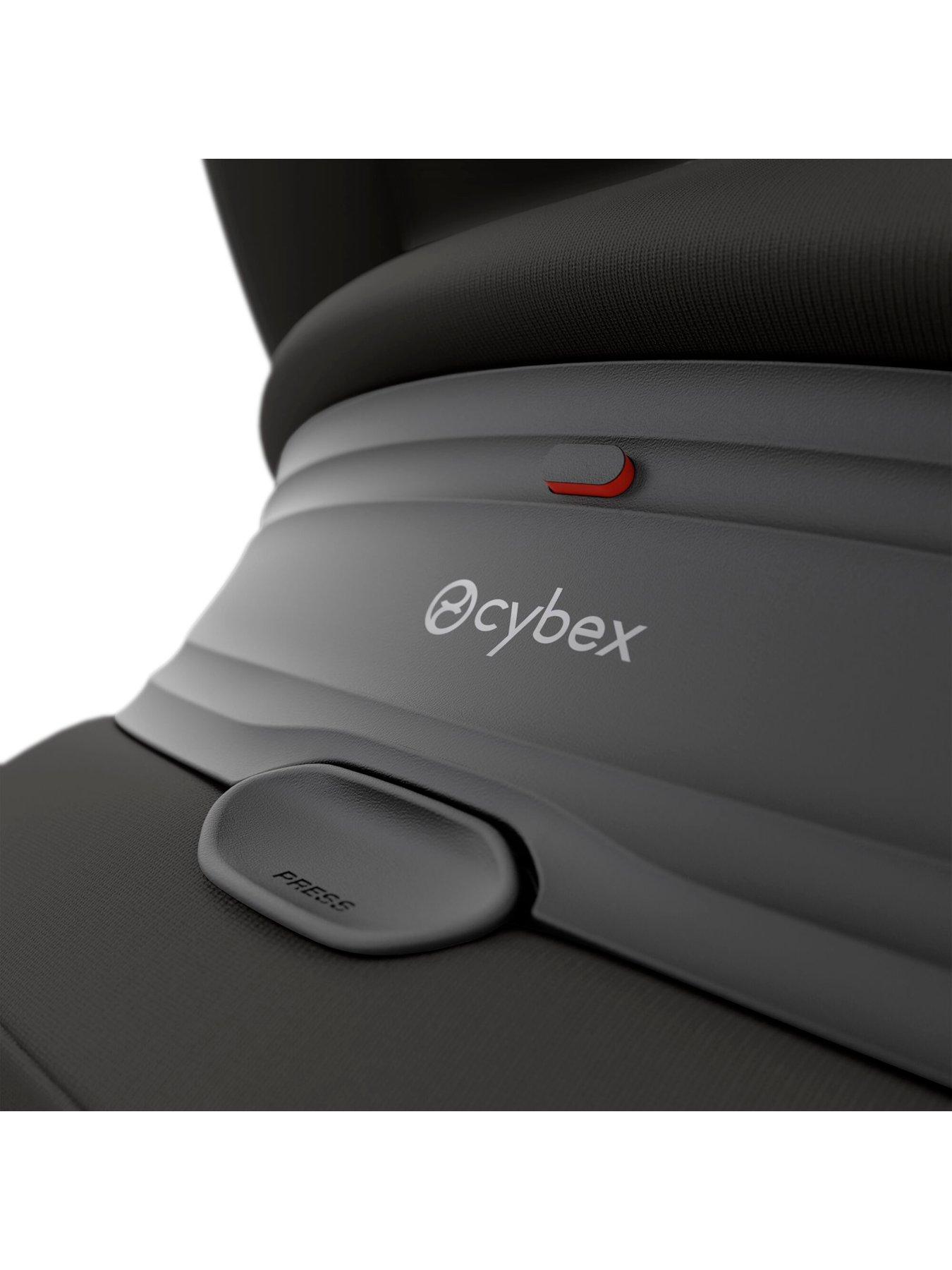 Image 6 of 8 of Cybex Pallas G3 I-Size Car Seat - Magic Black