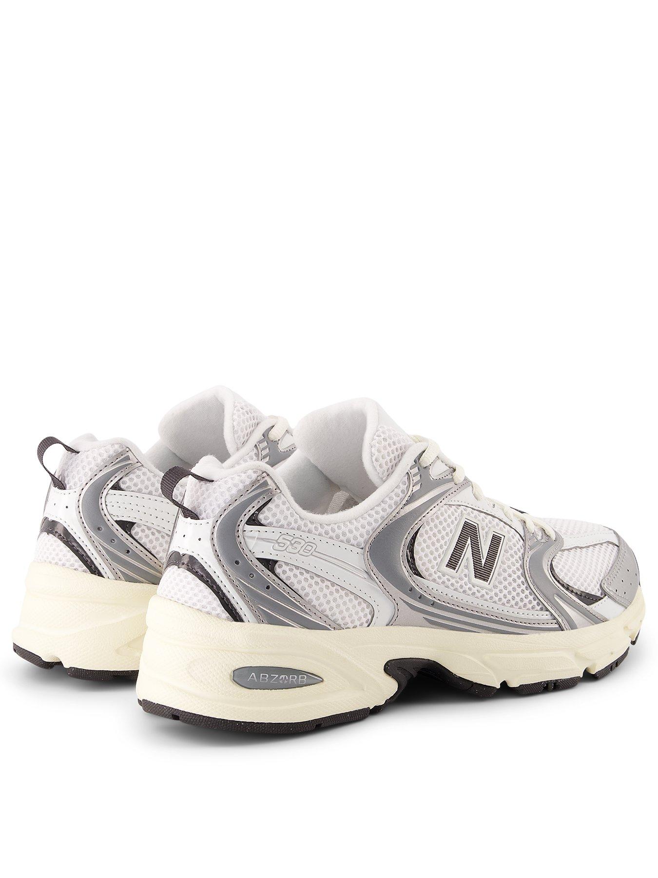 Image 3 of 7 of New Balance Women's 530 Trainers - White/black
