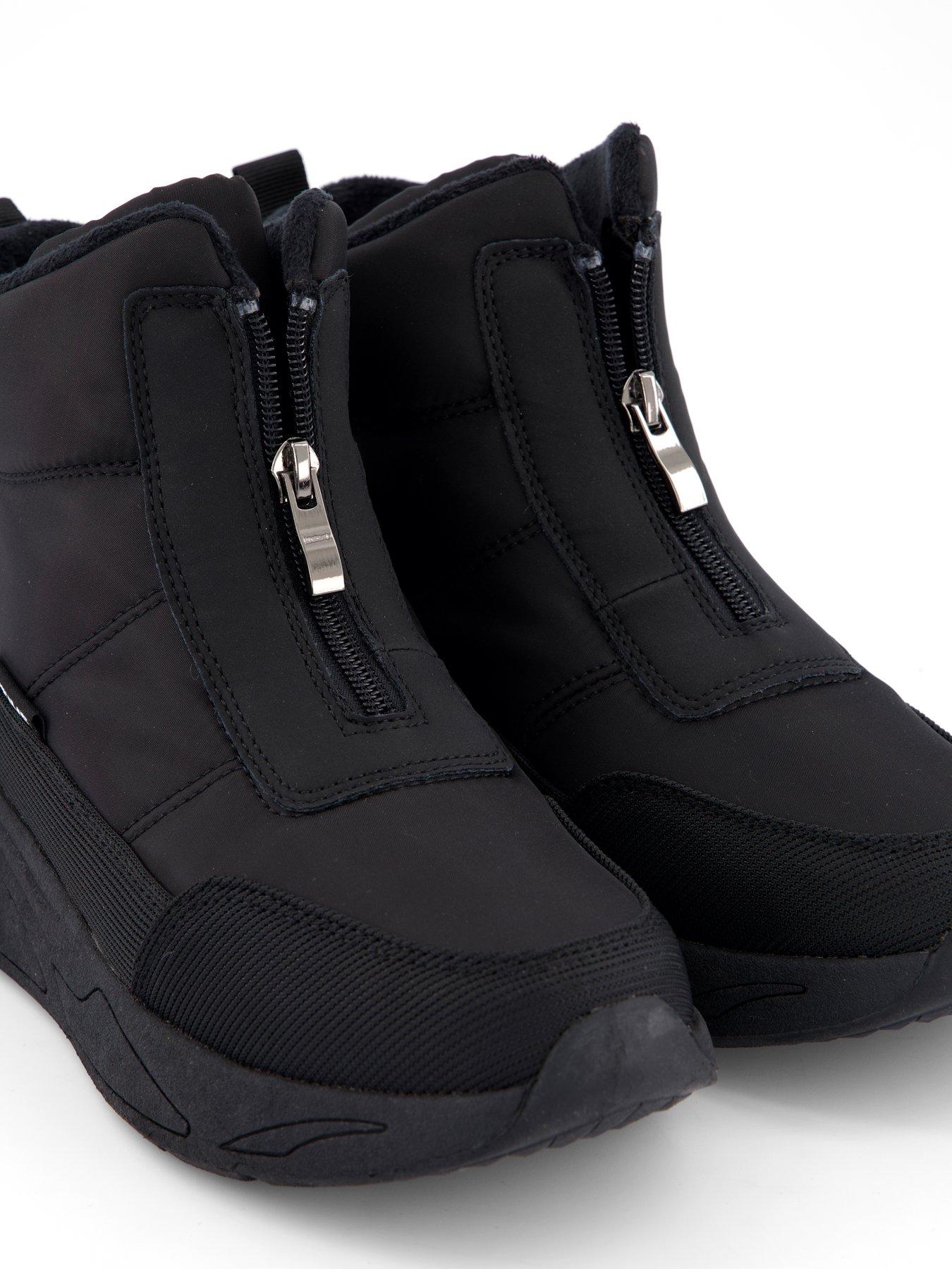 Image 6 of 7 of The Very Collection Hiker Trainer - Black