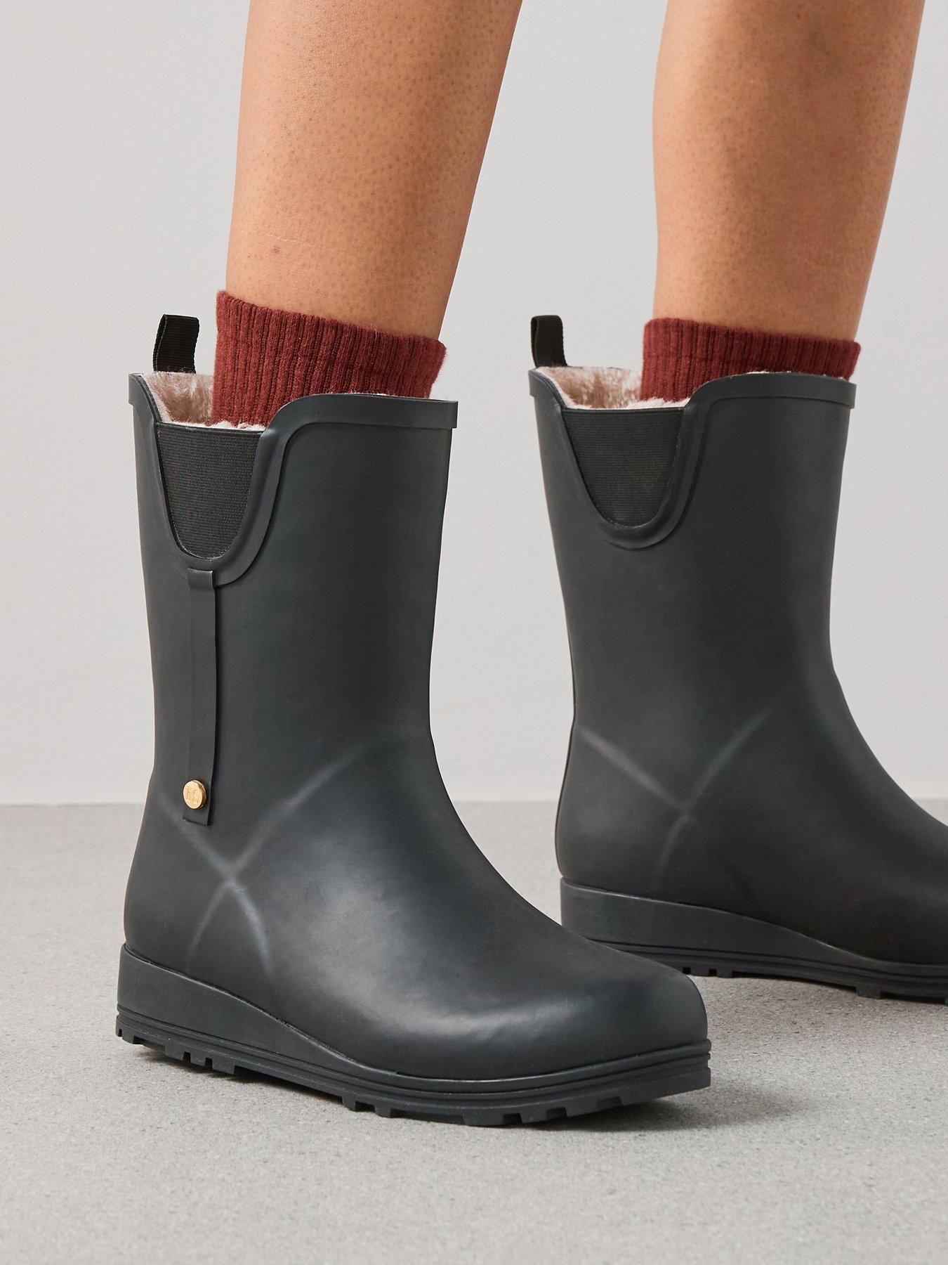 Image 1 of 7 of Elle Sport Calf Wellington Boot With Warm Lining &ndash; Black