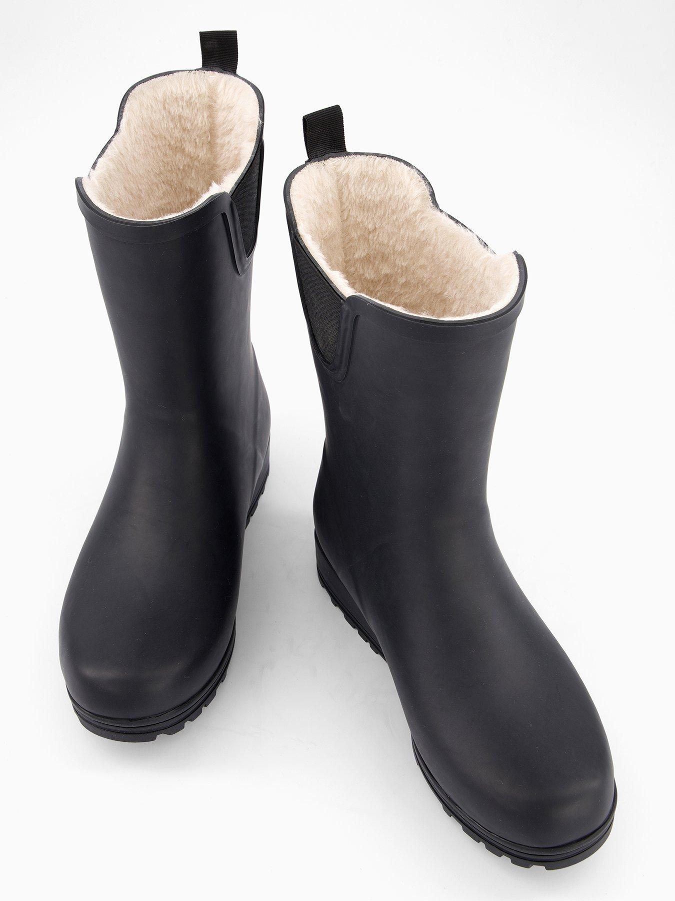Image 4 of 7 of Elle Sport Calf Wellington Boot With Warm Lining &ndash; Black