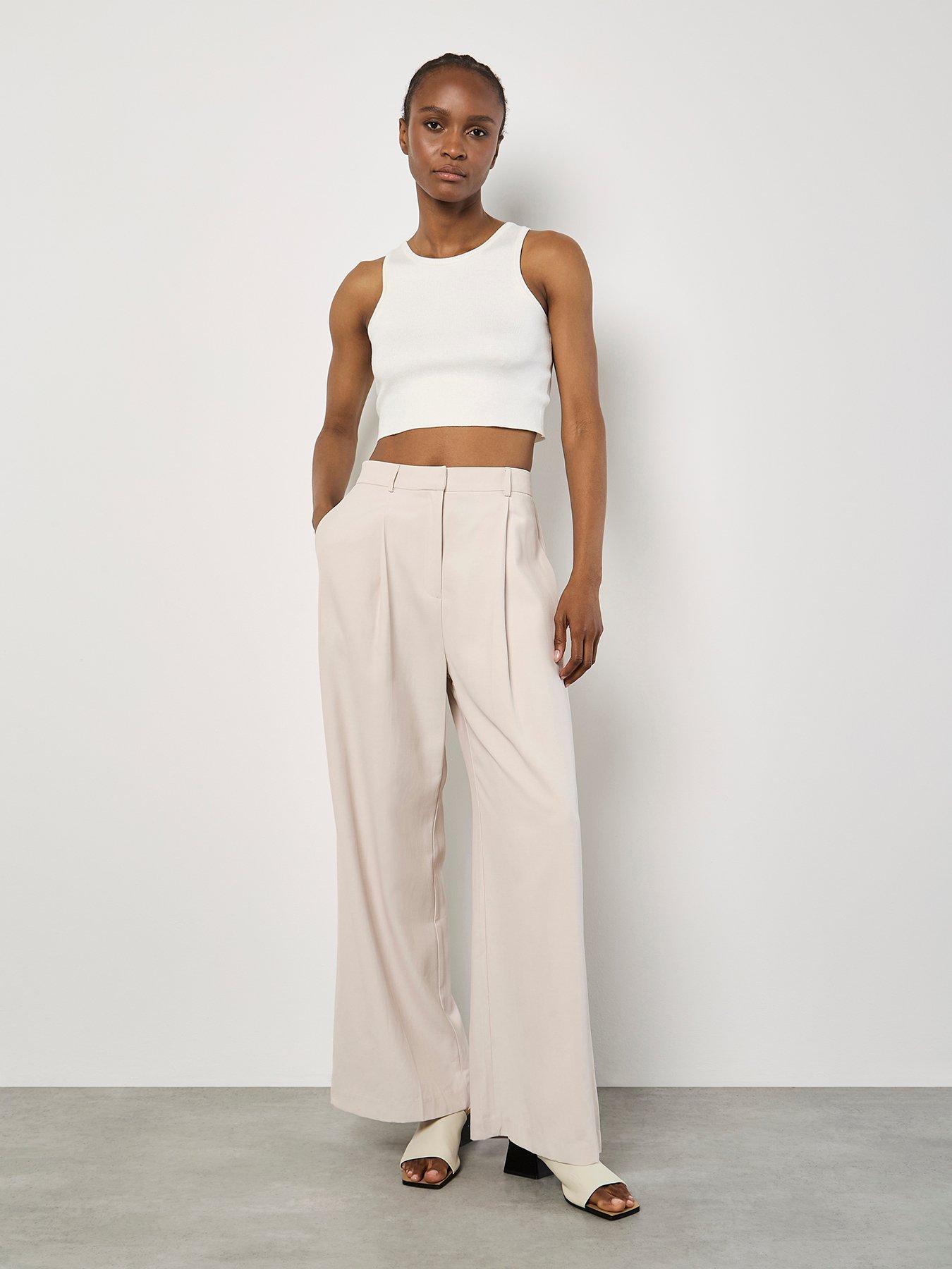 Image 3 of 5 of Apricot Racer Knitted Crop Top - White