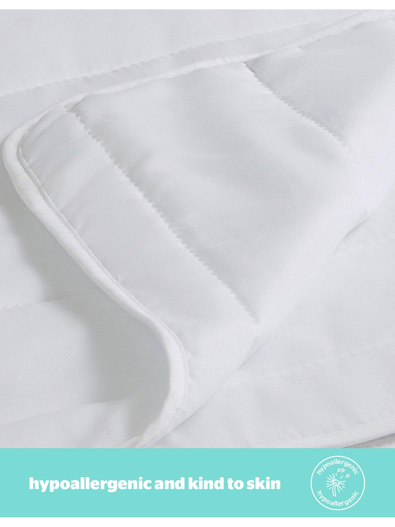 Image 6 of 7 of Silentnight Summer Breeze Cooling Summer Duvet - 1.0 Tog