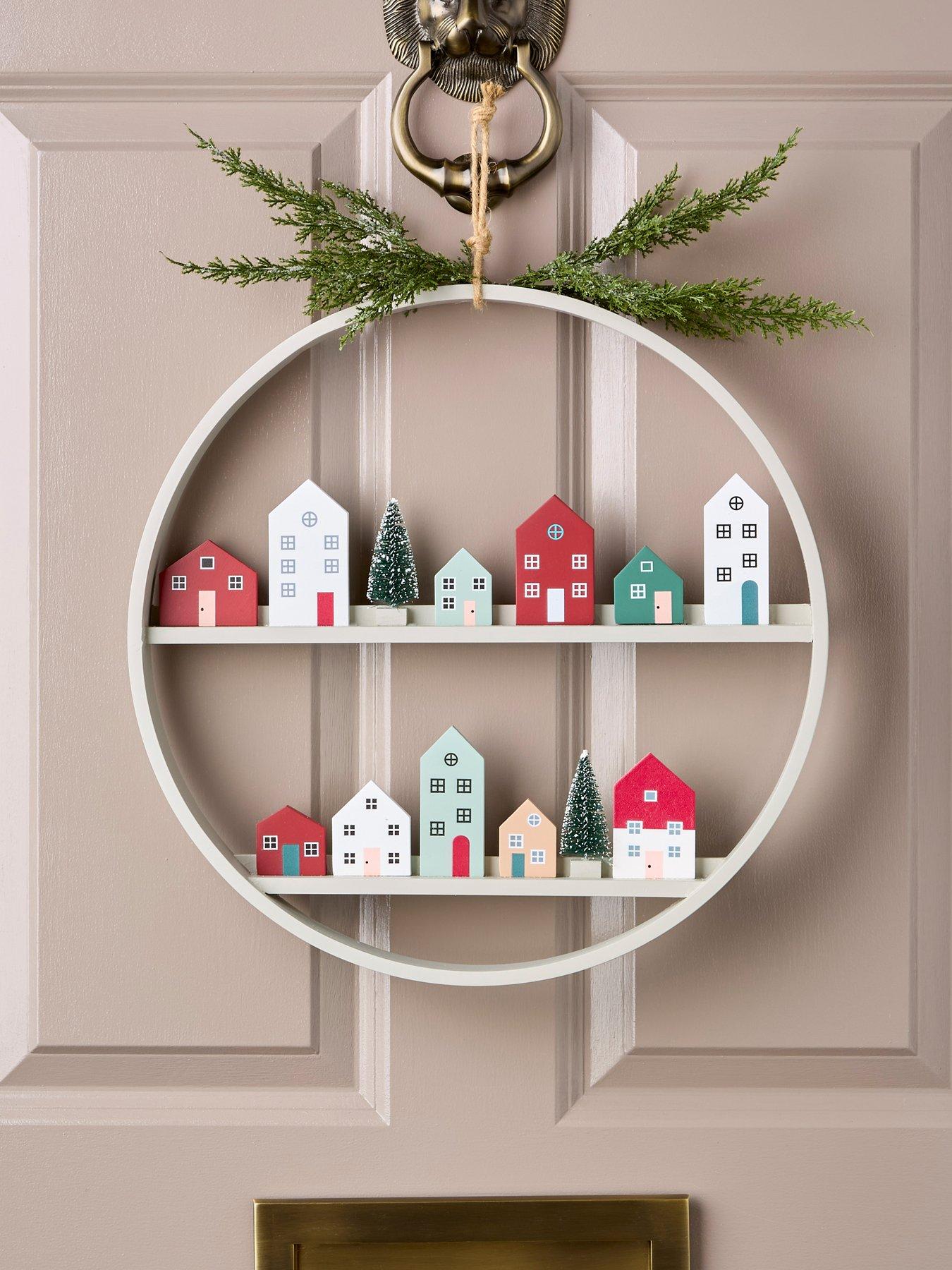 Very Home House Scene Christmas Wreath - 40 x 41 cm